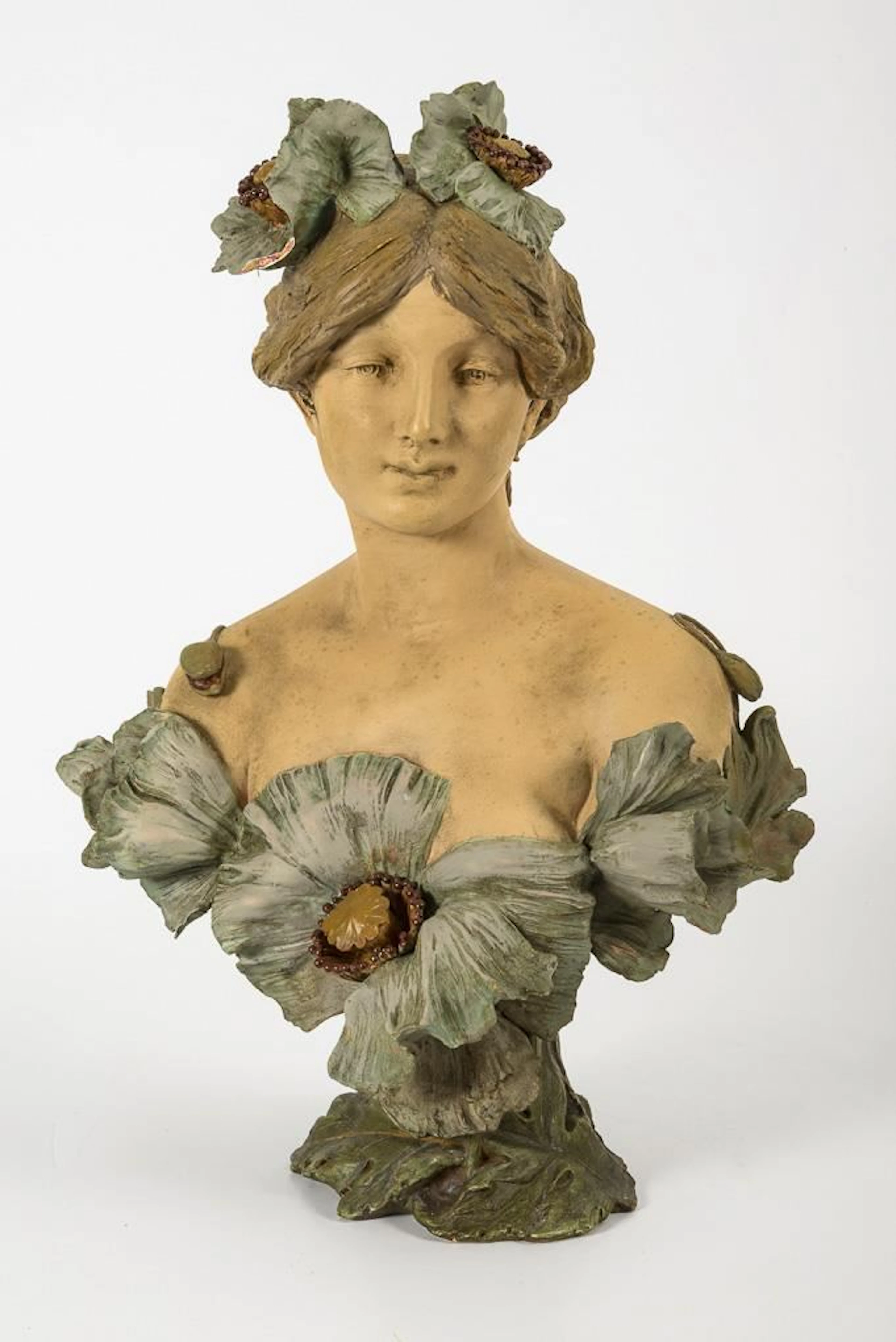 Art Nouveau bust of a young woman with poppies. Amphora-Werke, K.