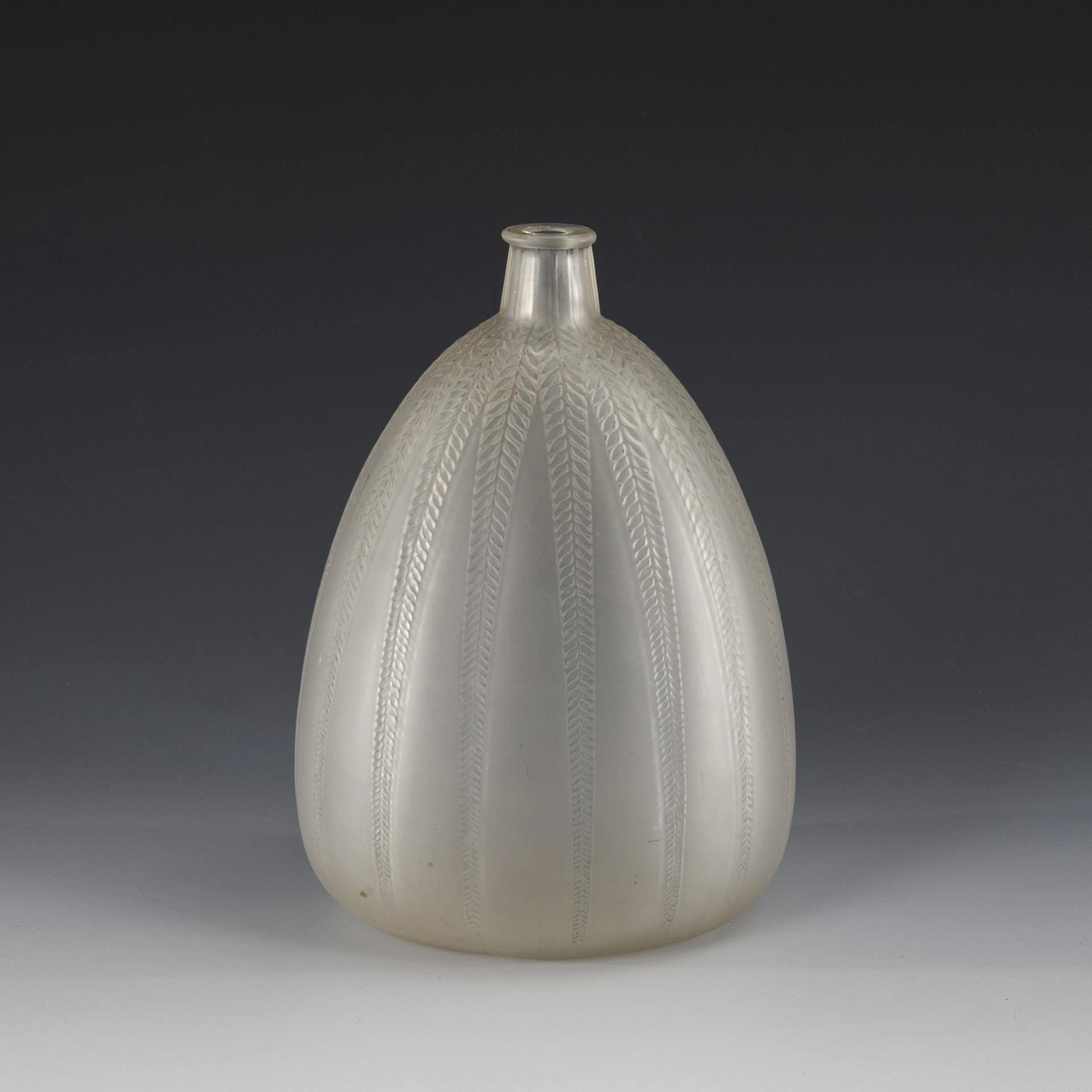 Vase "Mimosa". Lalique.