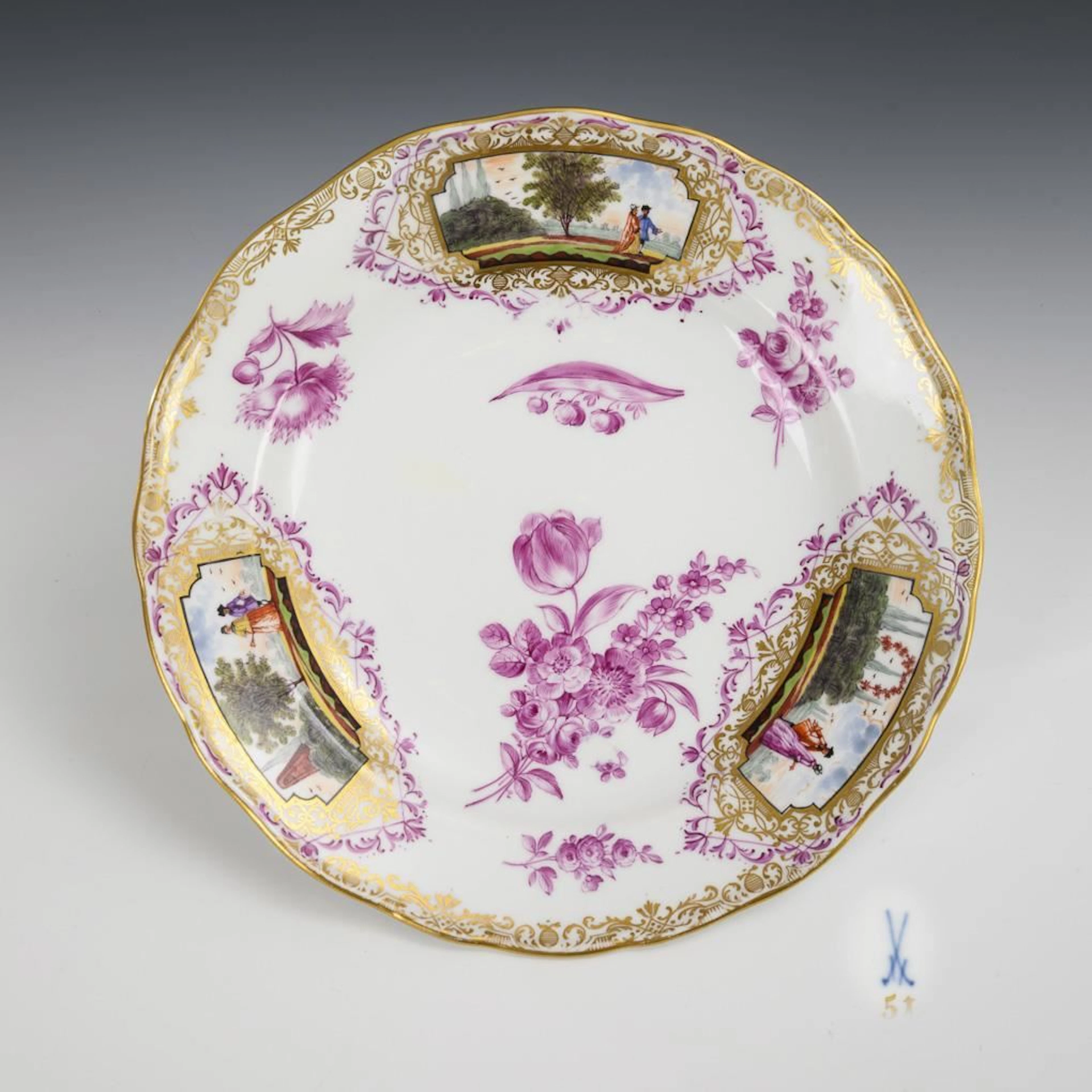 Plate with Purpur and Watteau painting. Meissen.