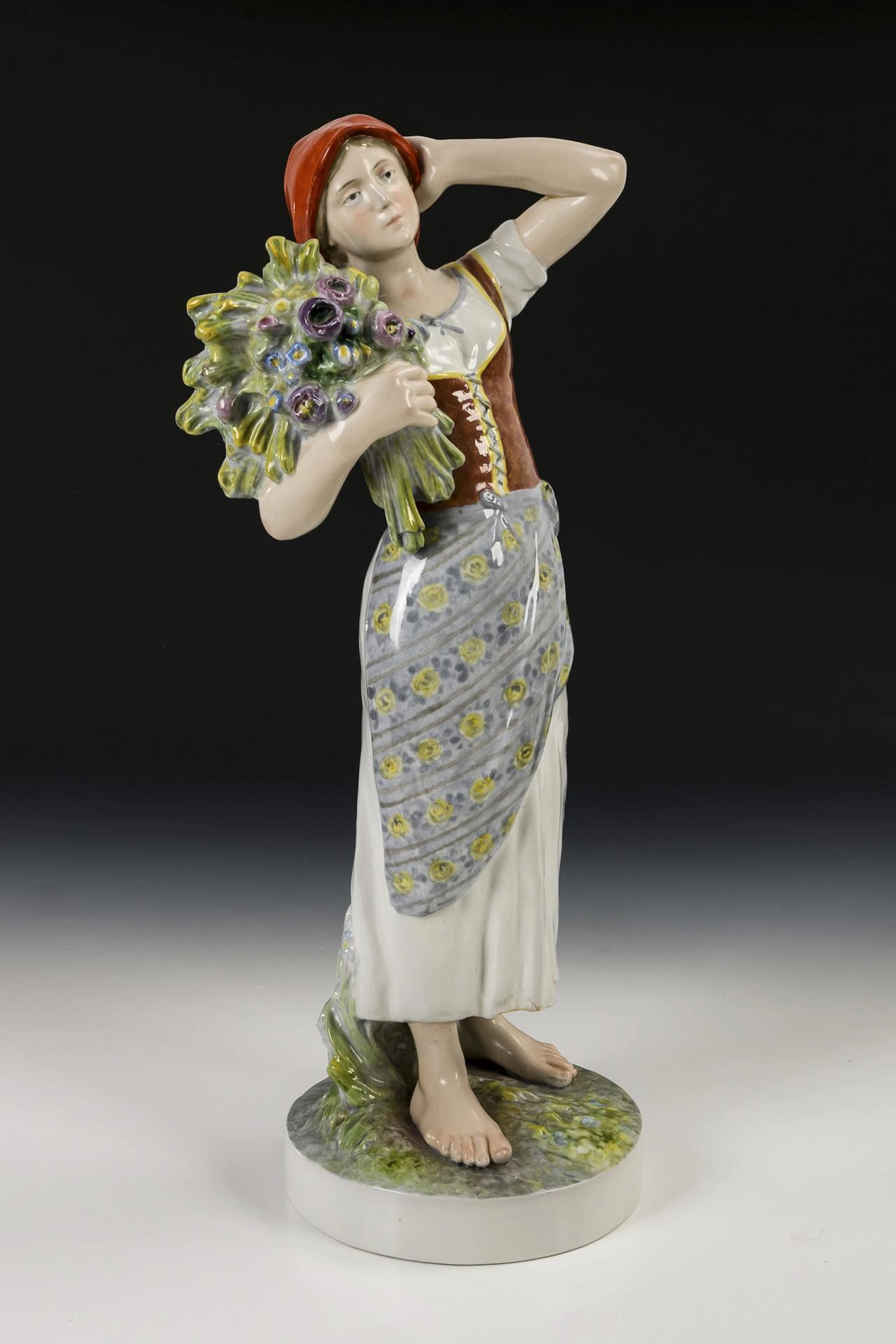 Rare Art Nouveau figurine: peasant woman. ENS.
