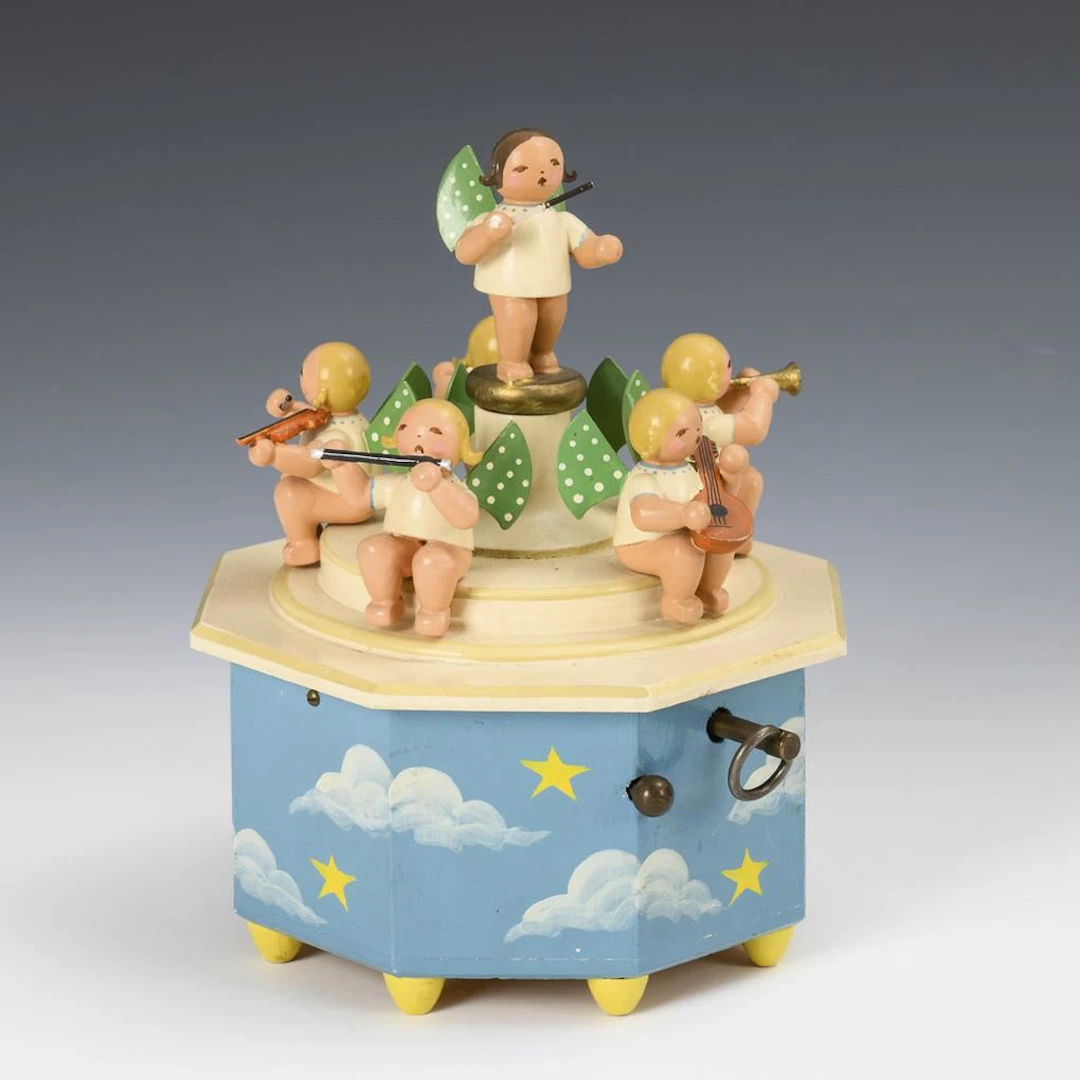 Music box with little angels playing music. Wendt & Kühn.