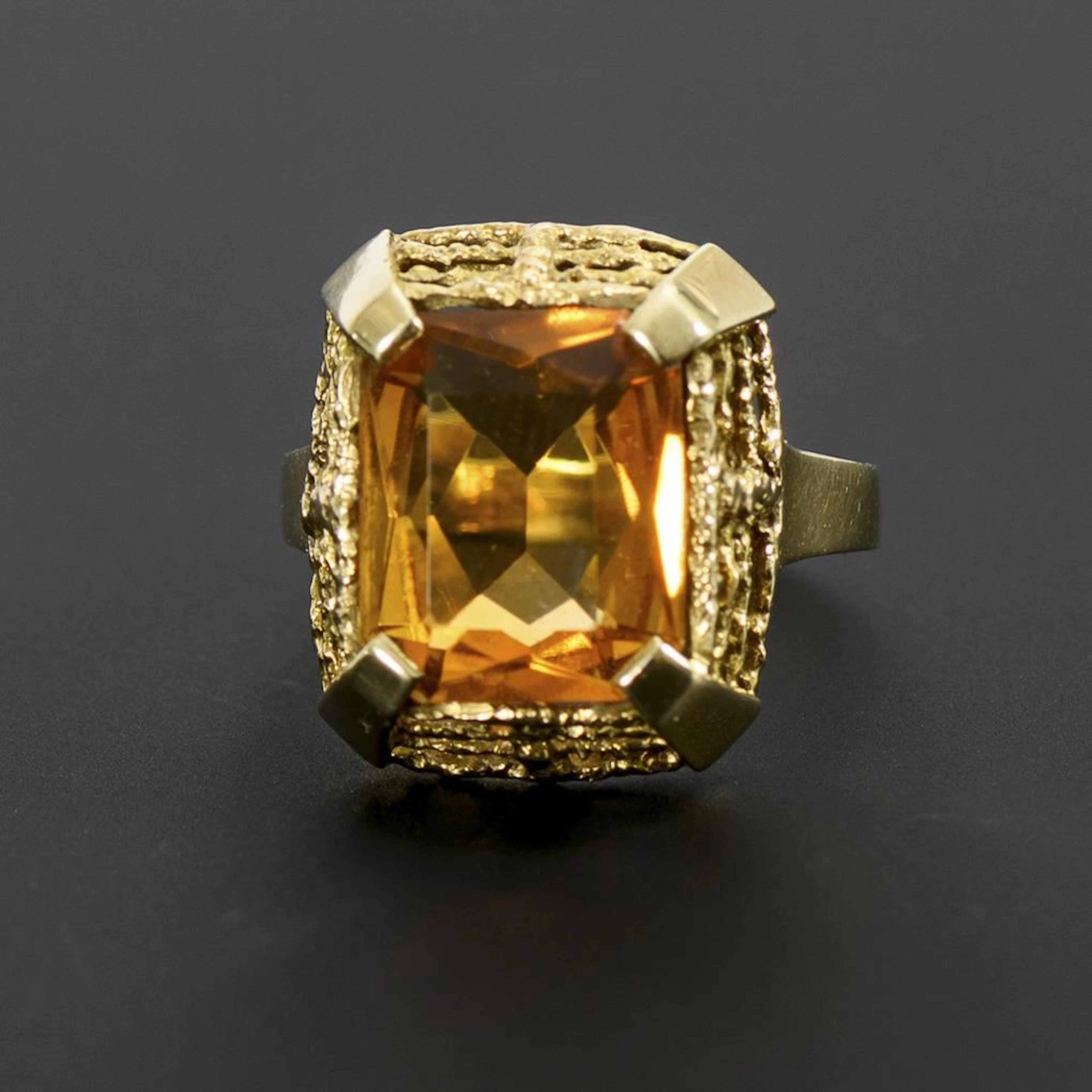 Vintage ring with citrine.