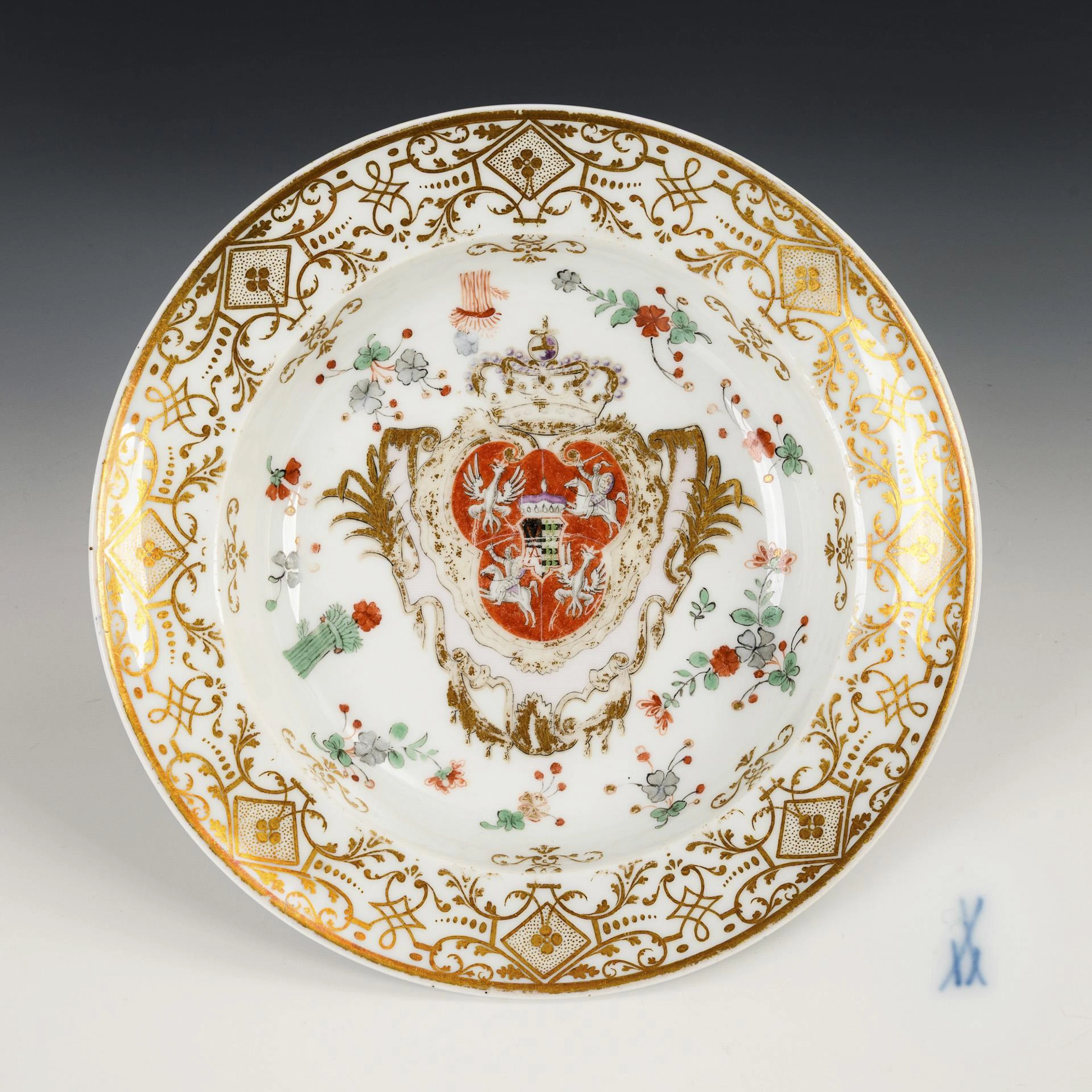 Plate with coat of arms. Meissen.