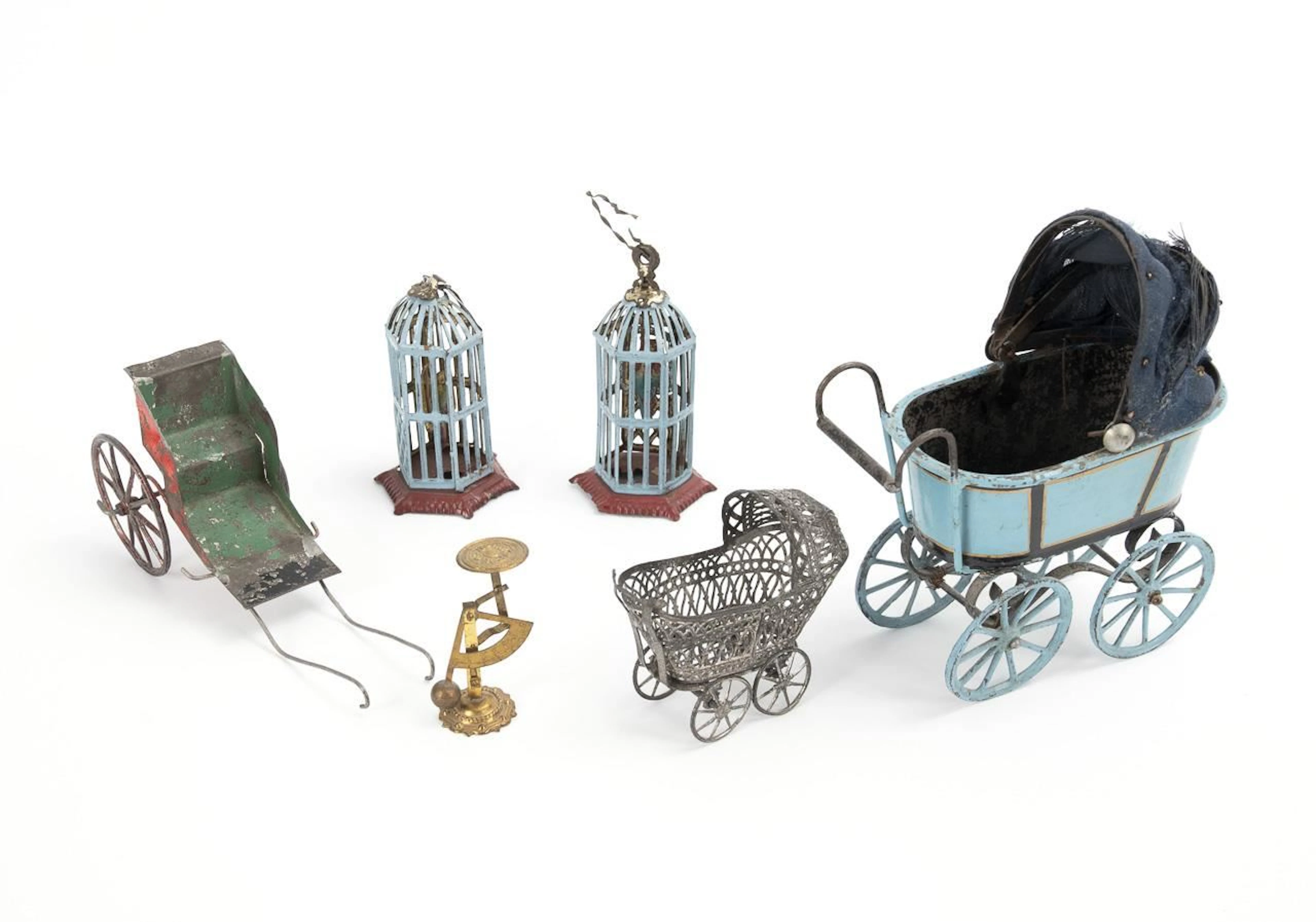 6 pieces of vintage metal dollhouse accessories.