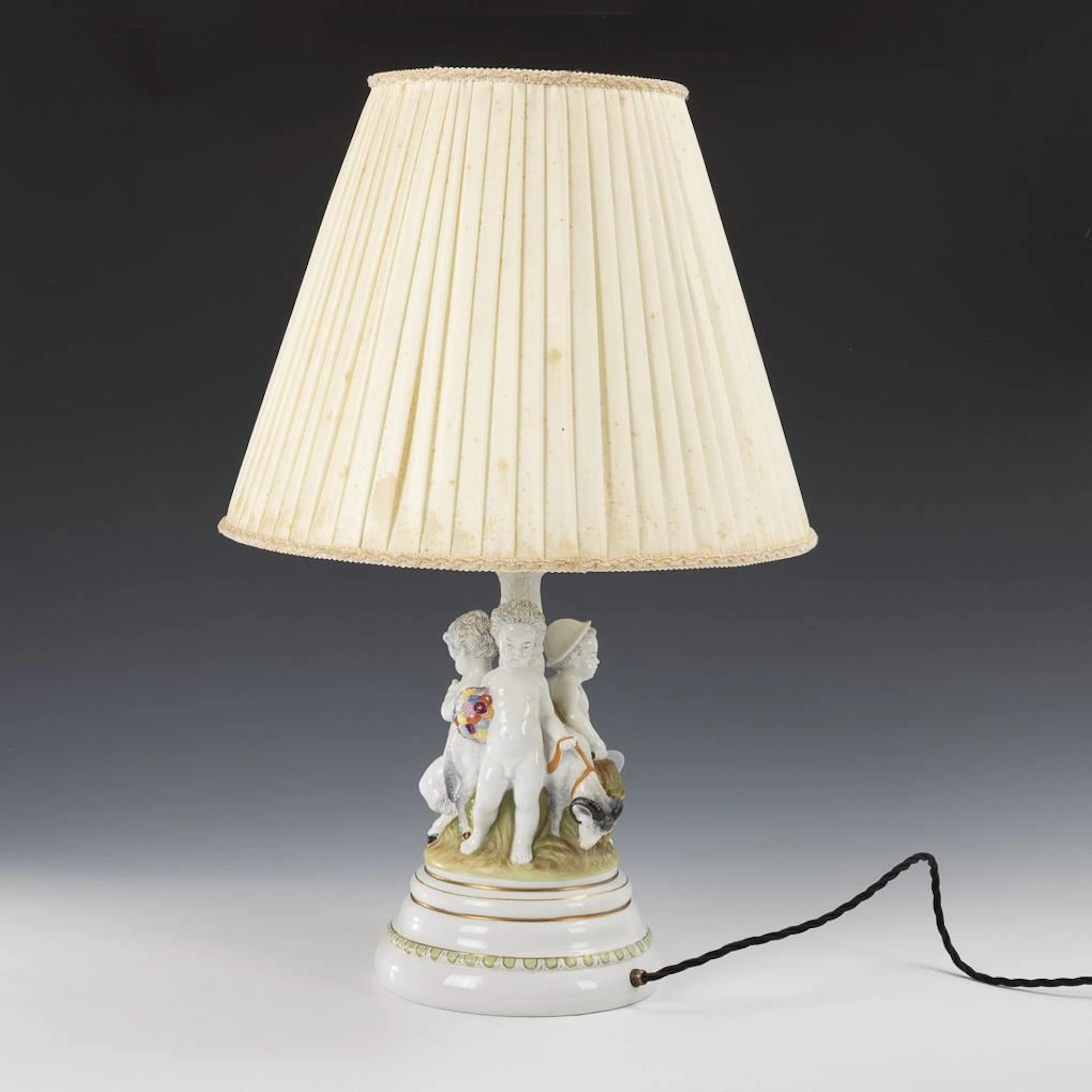 Figurative Art Nouveau lamp "Spring and Summer". Fraureuth.