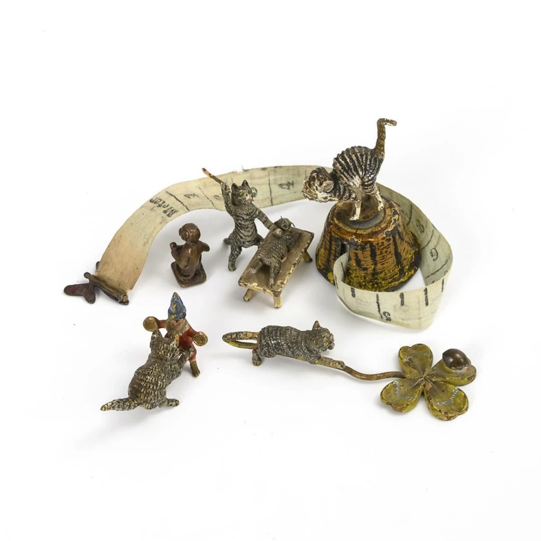 Viennese bronze (?): 4 Cats and a Monkey