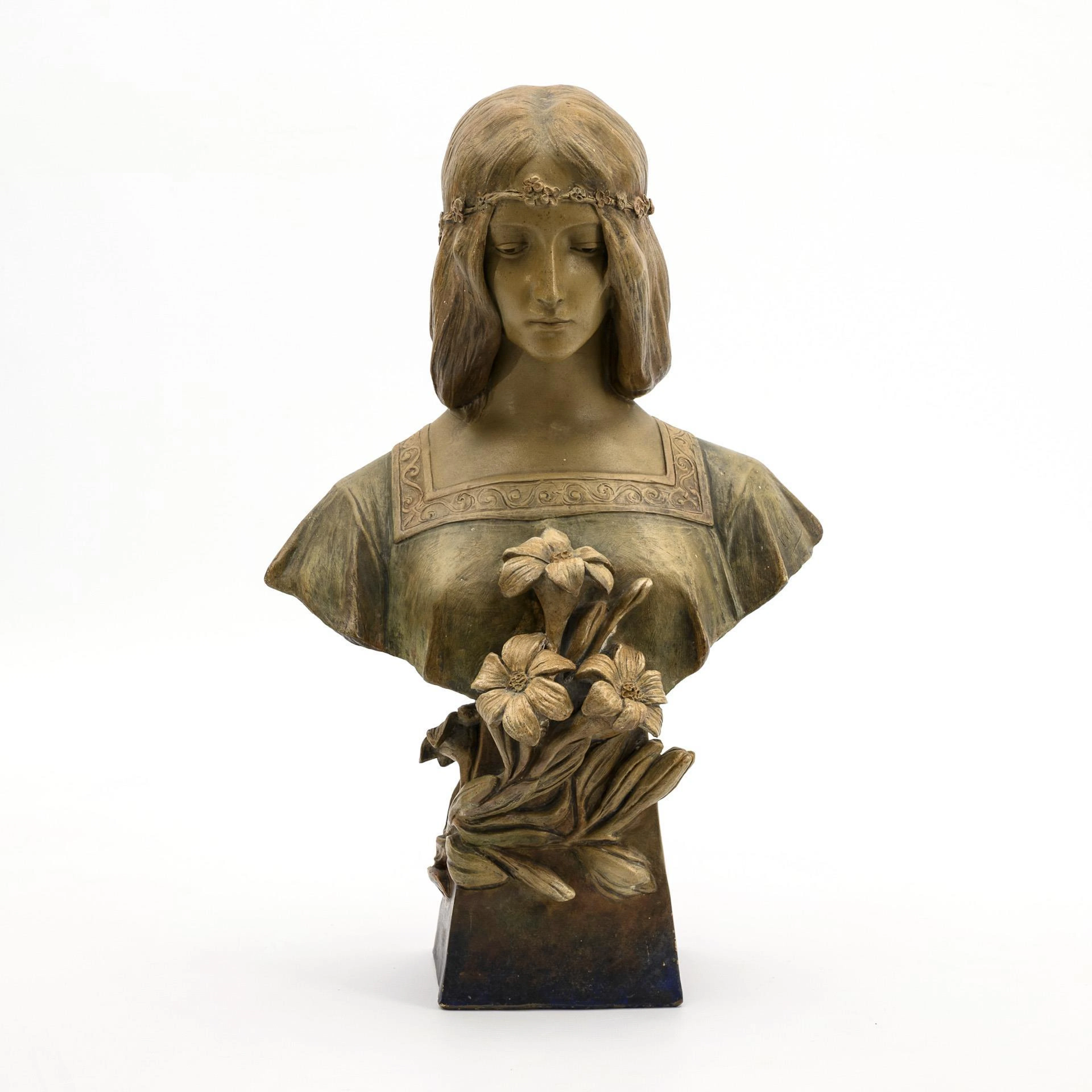 Art Nouveau terracotta female bust "Lilie"/"Pureté" (Purity). Vienna
