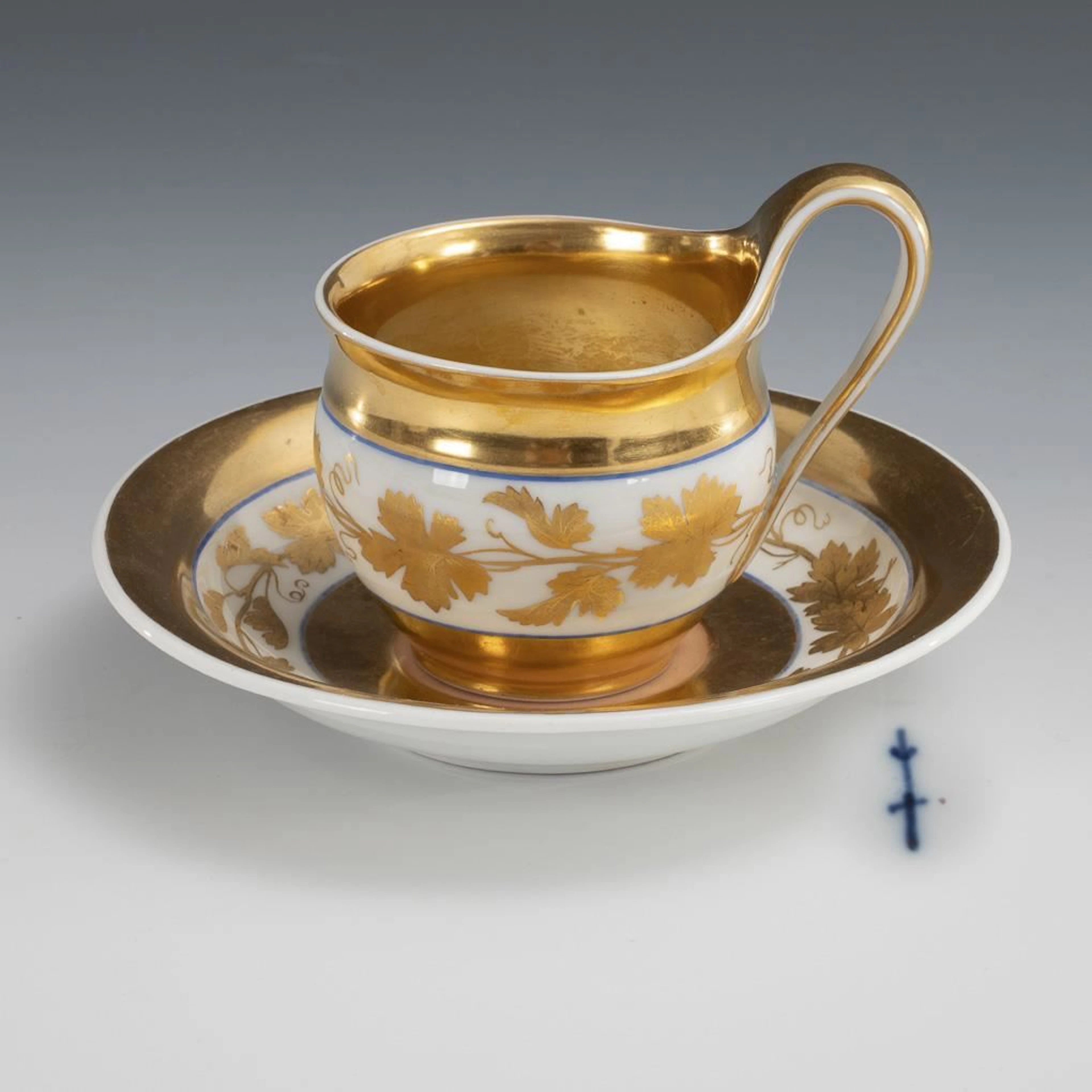 Display cup with gold painting. KPM Berlin.