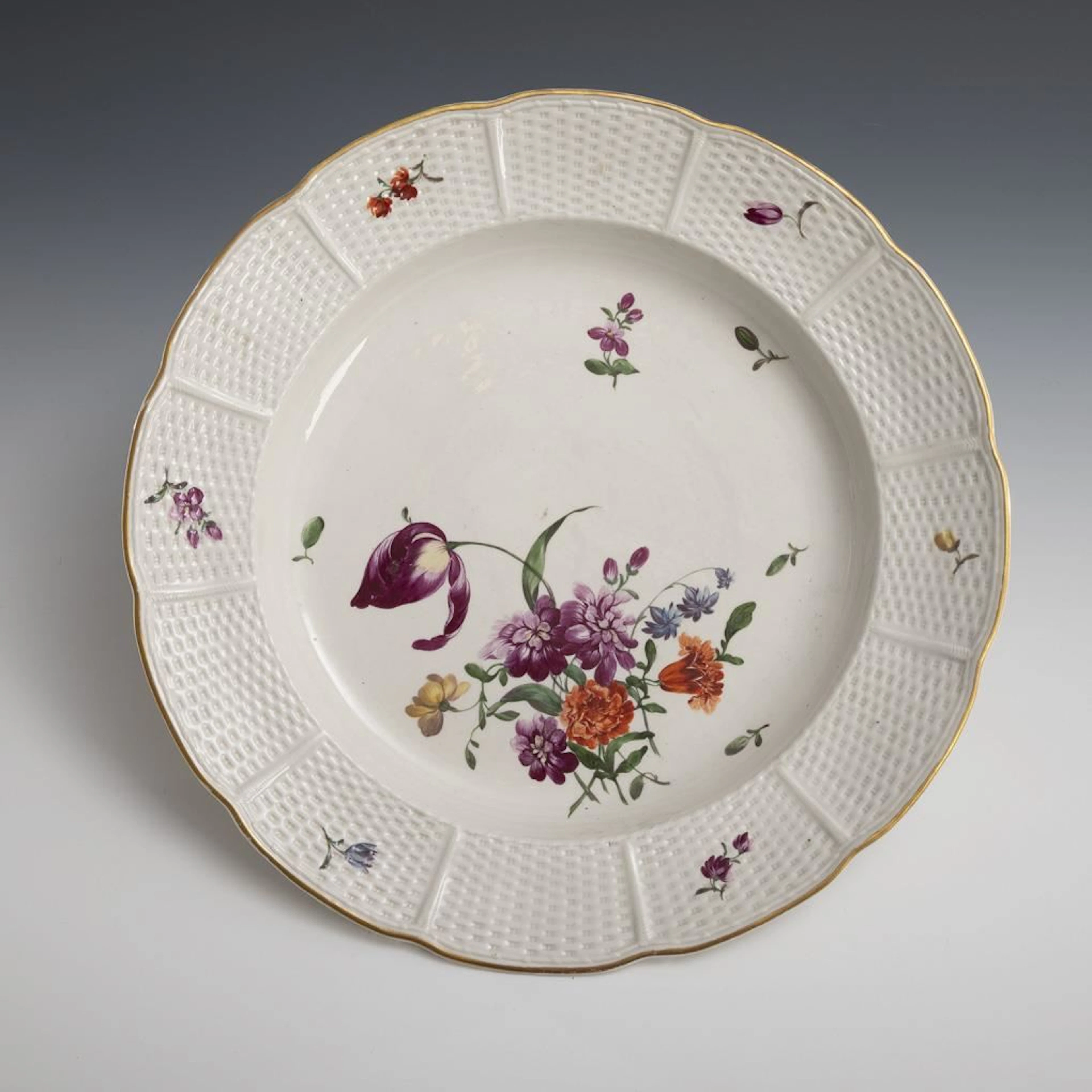 Baroque vegetable plate with floral design. Ludwigsburg.