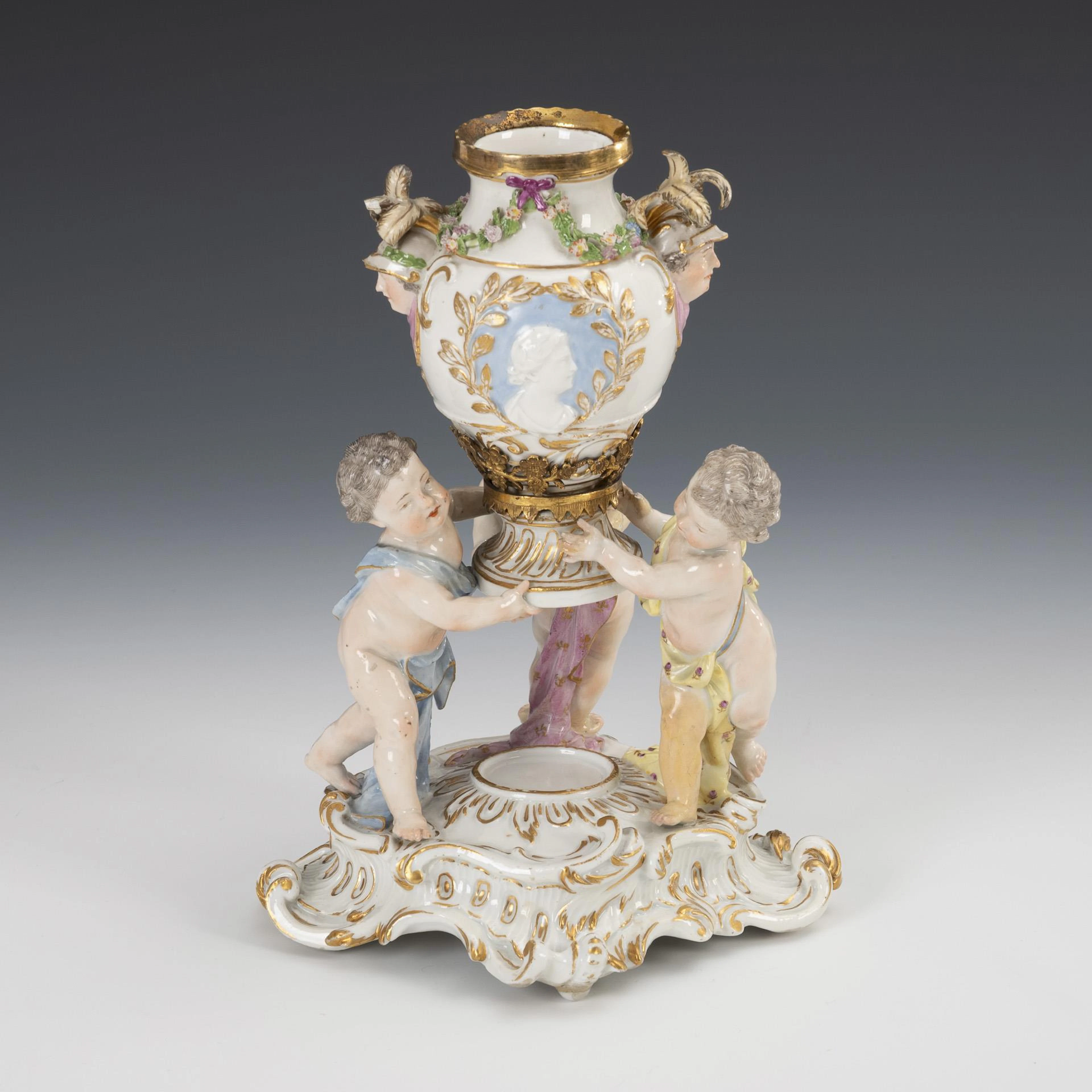 Rare brûle perfume with putti and vase. Meissen.