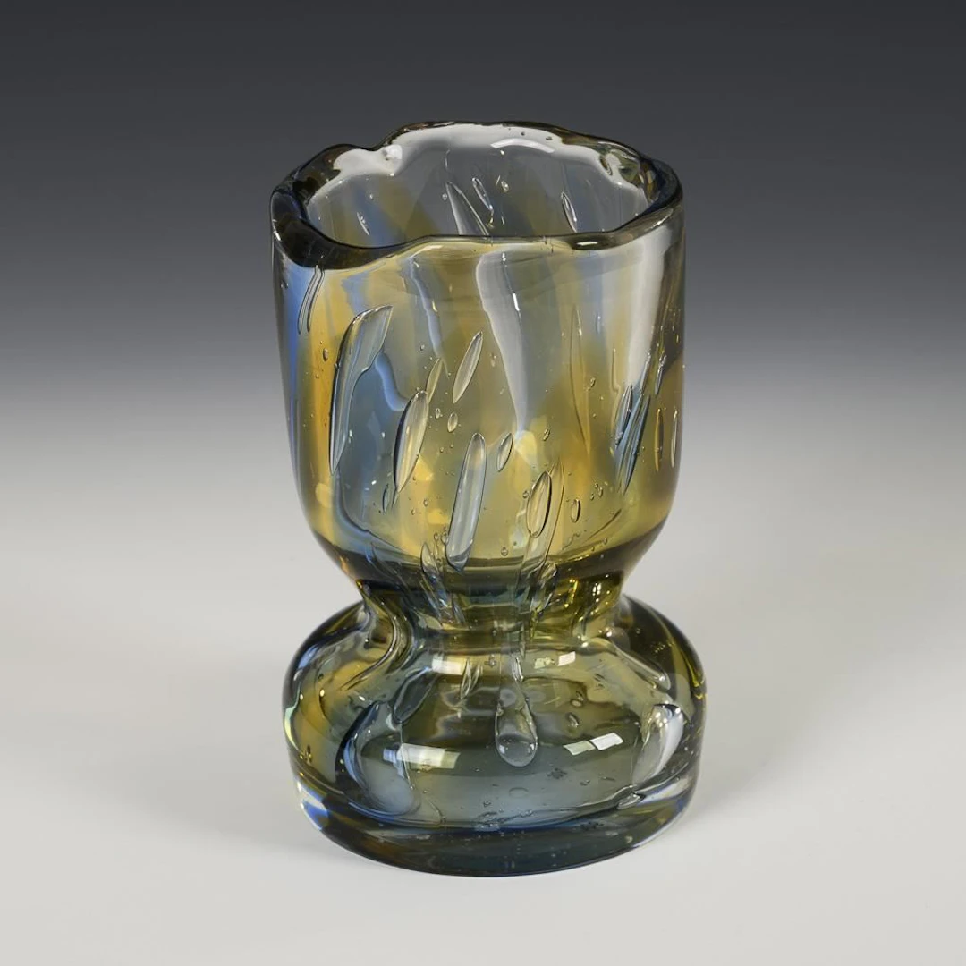 Vase.