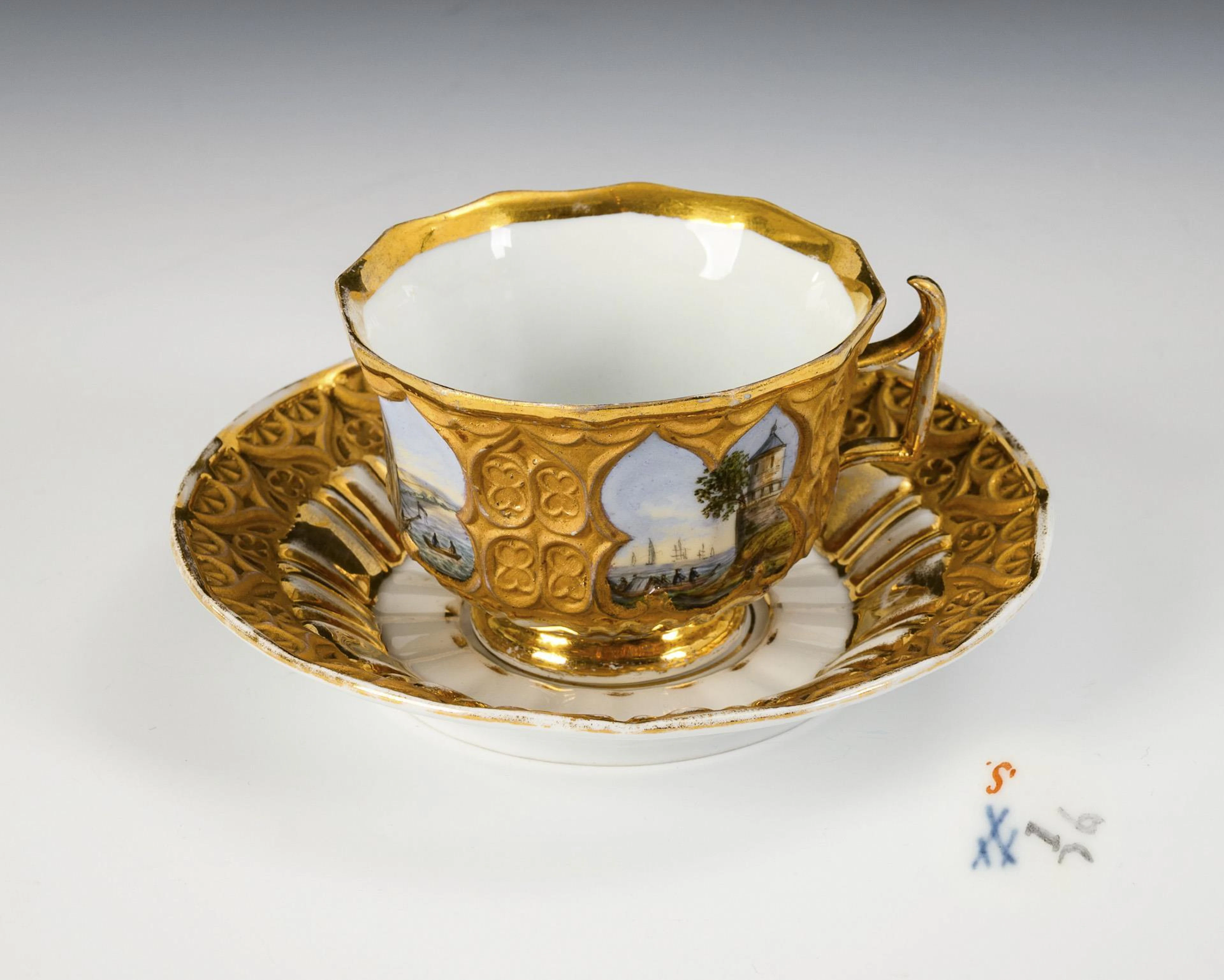 Relief cup with landscape painting. Meissen.