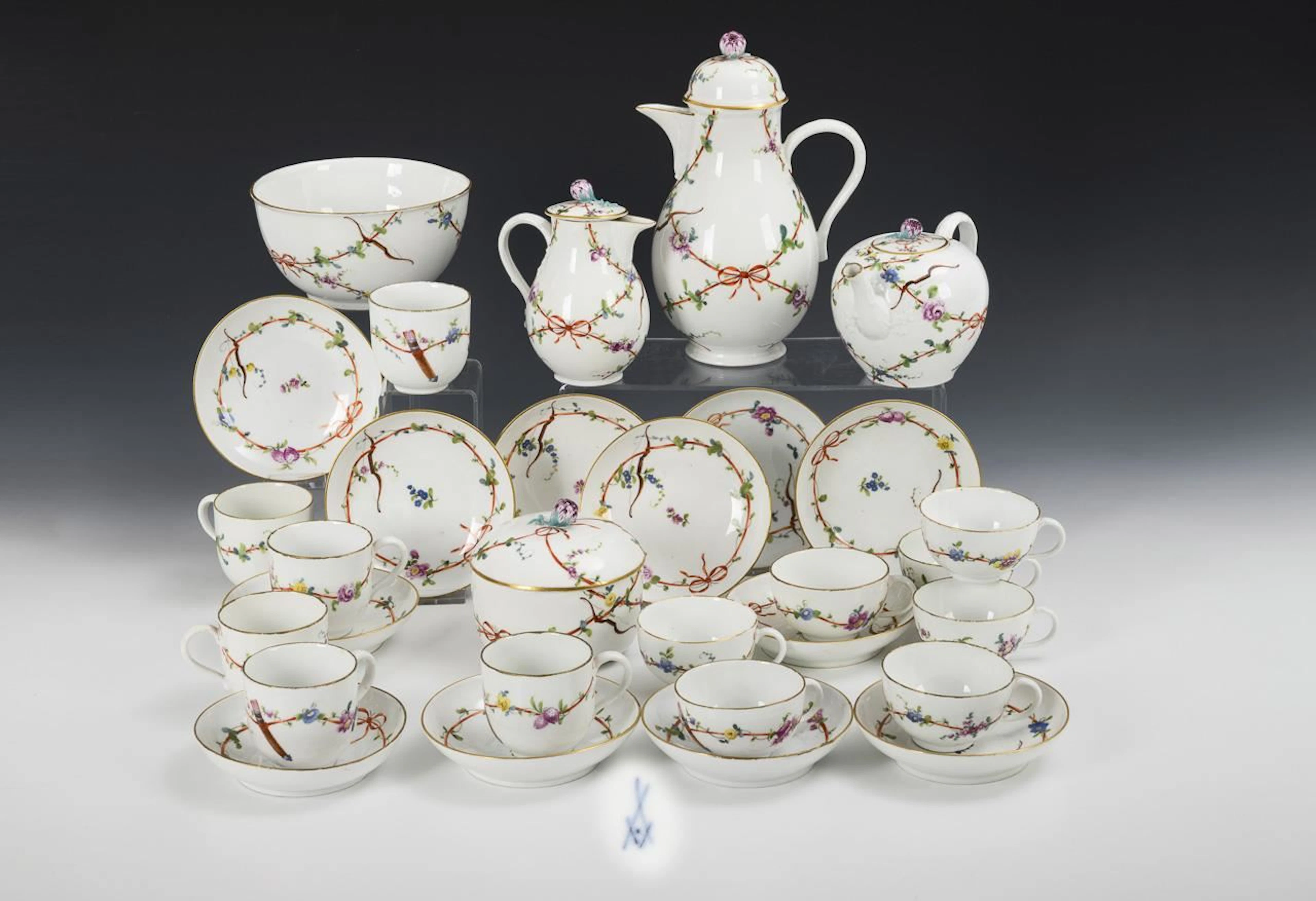 Baroque coffee and tea set with floral painting. Meissen.