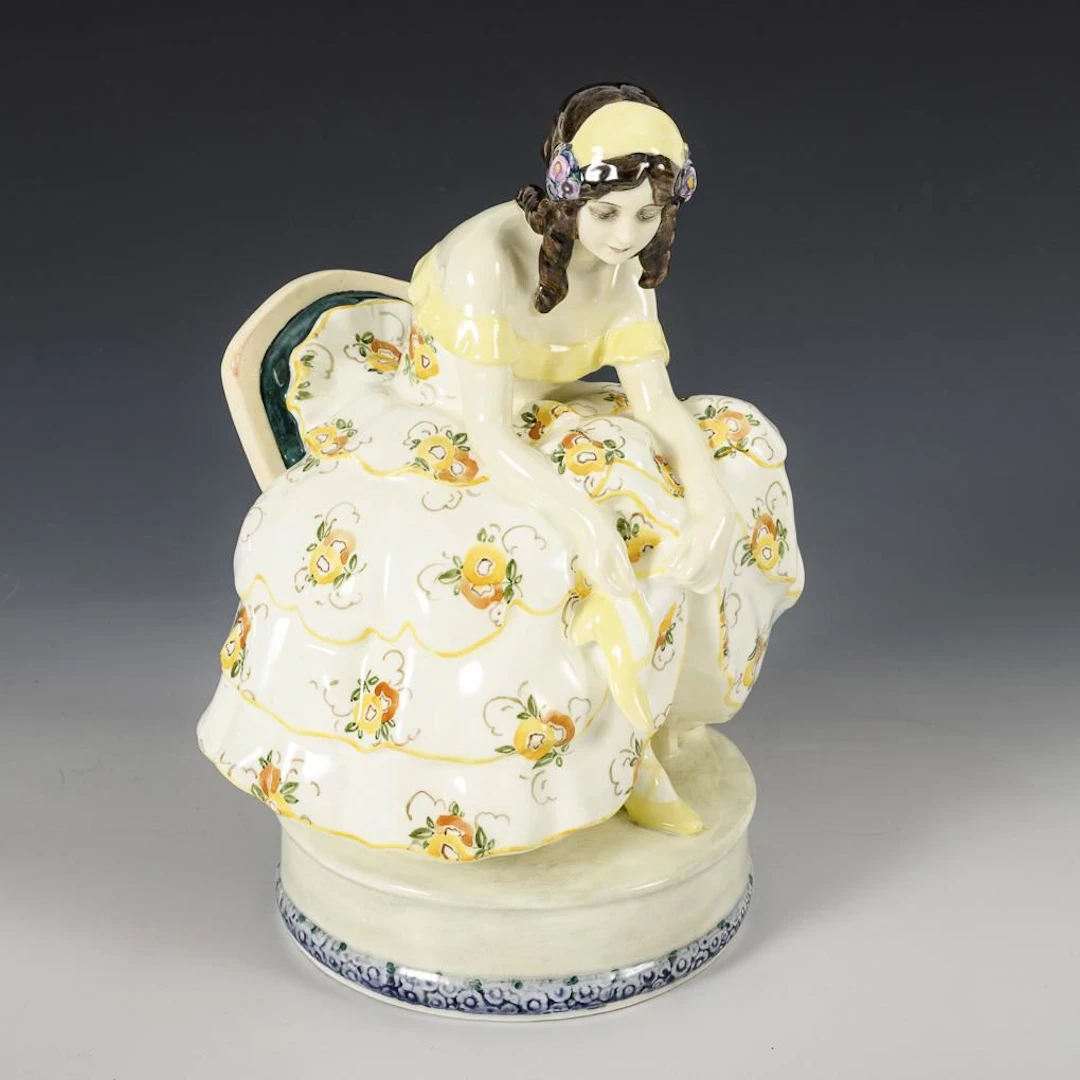 Figure: "Seated Dancer Tying Her Shoes". Vienna-based manufacturer