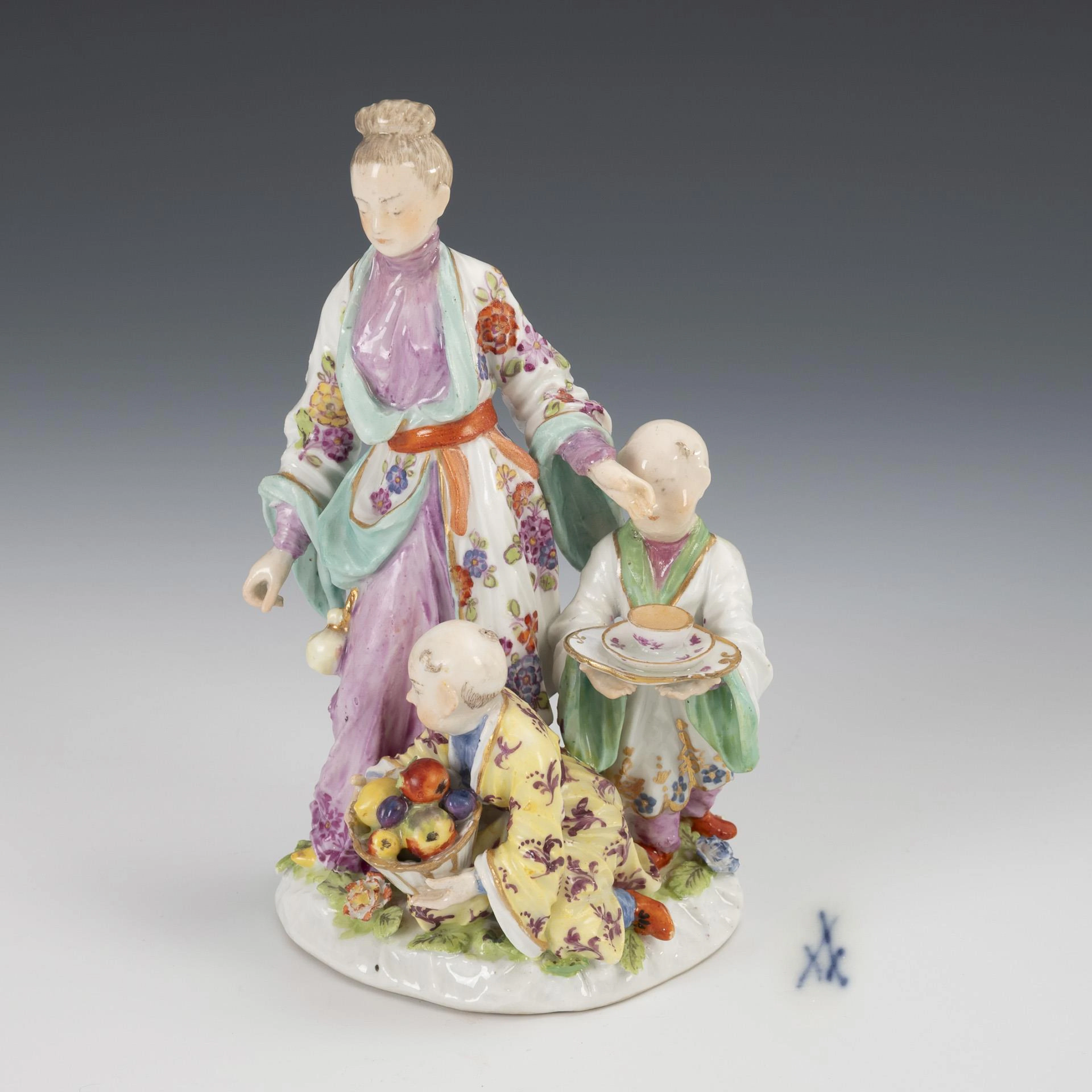 Japanese woman with children. Meissen.