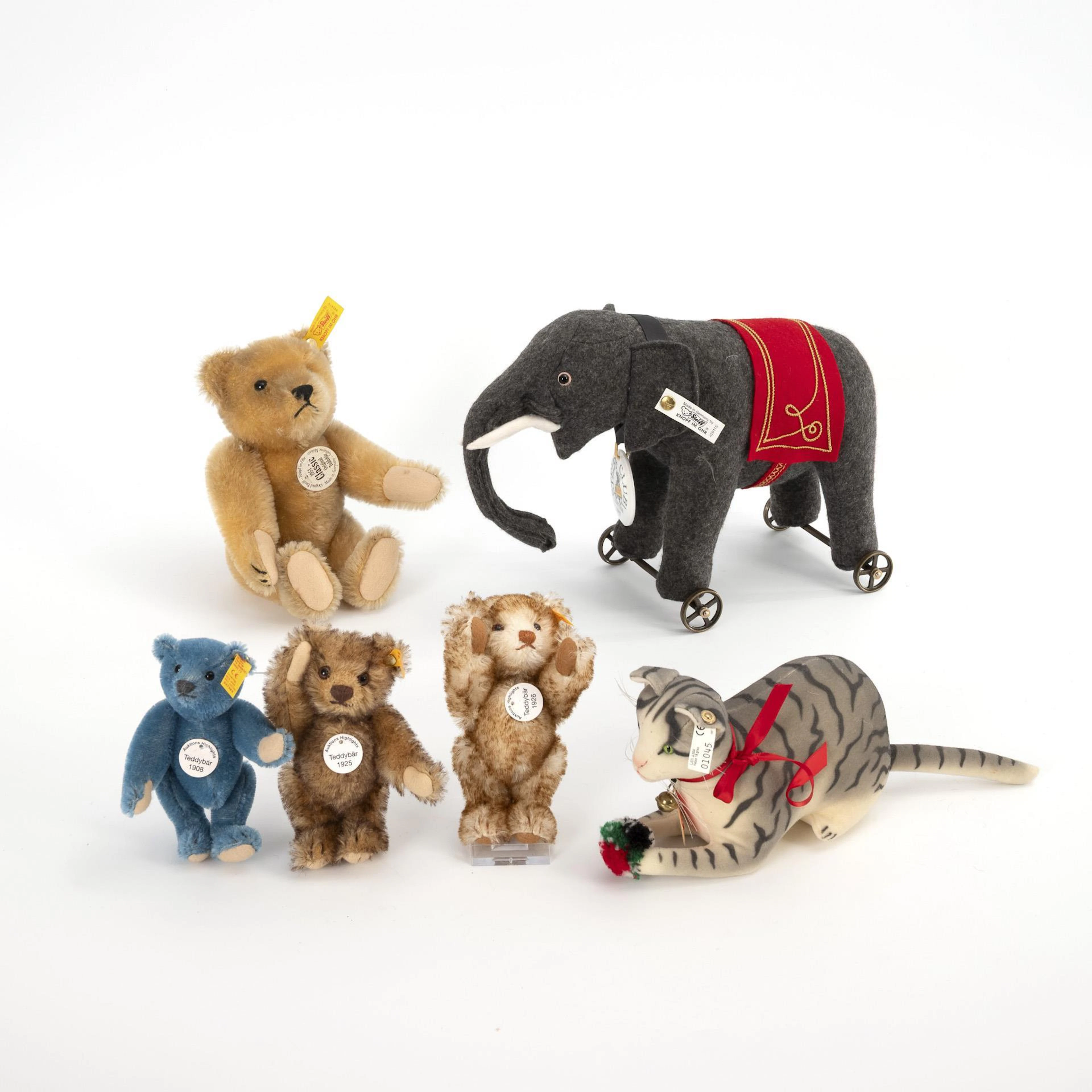 Collection of 6 Steiff replicas.