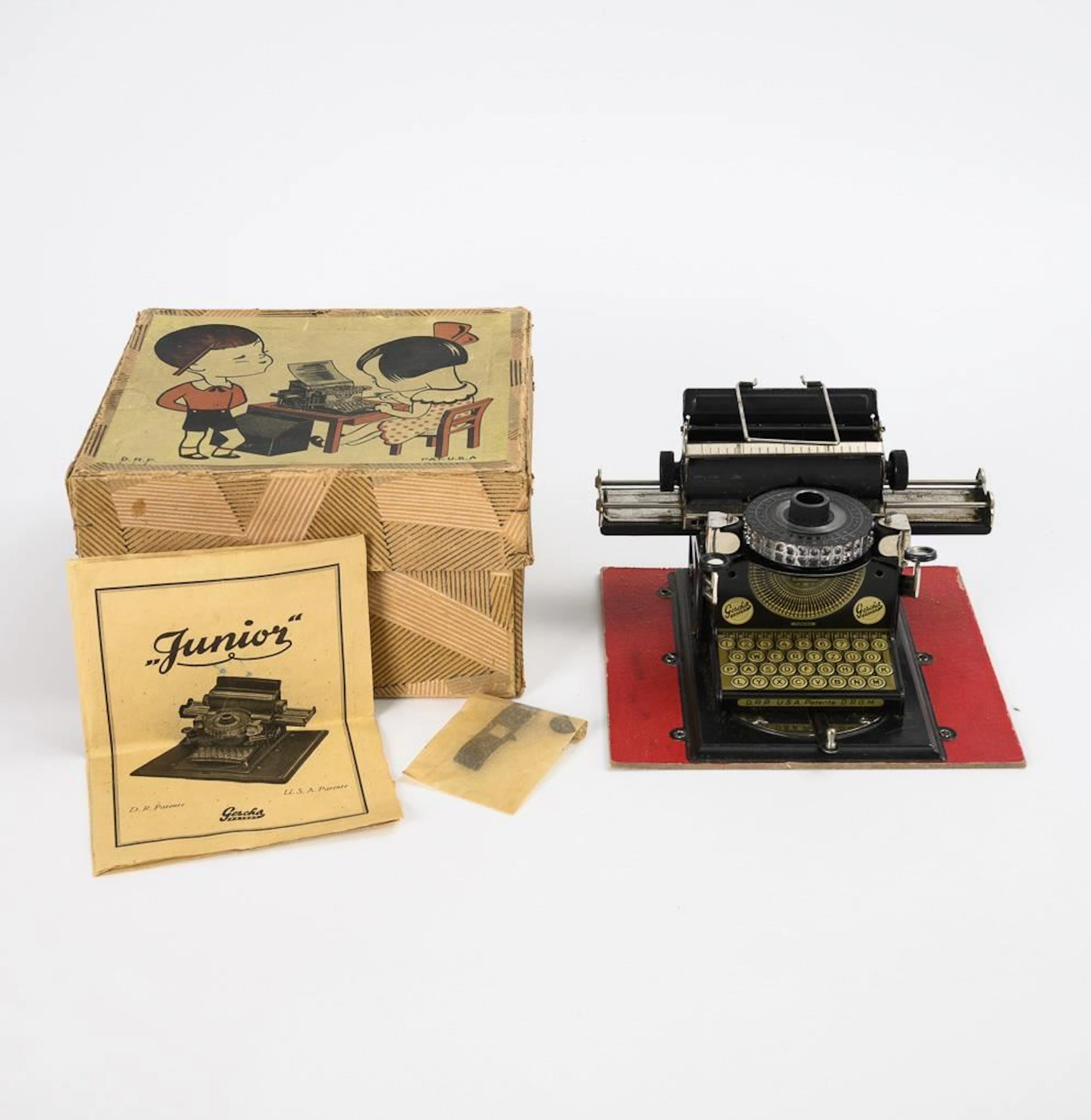 "Junior" children's typewriter. Gescha patent.