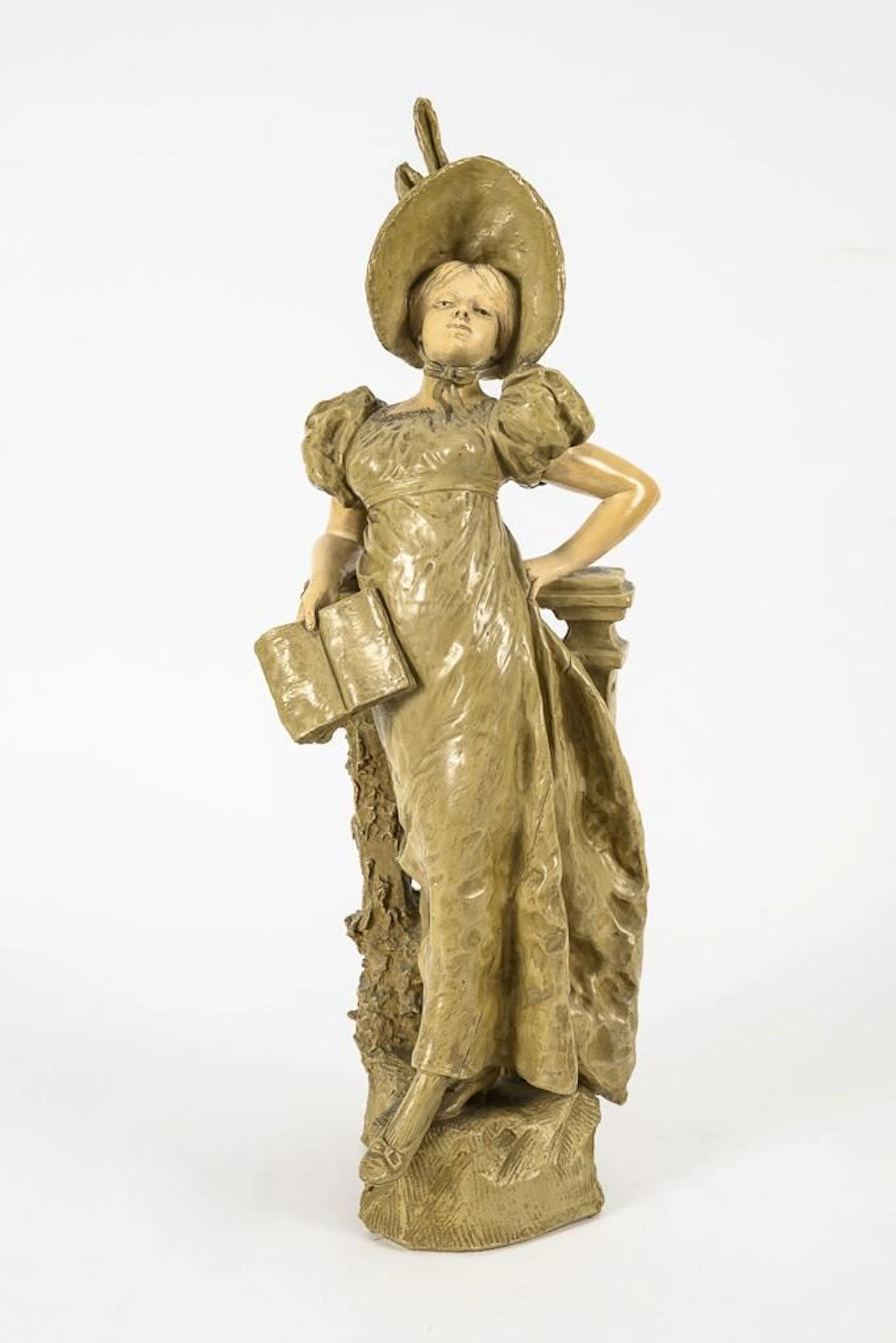 "Shocking" figurine. Vienna-based manufacturer Friedrich Goldscheider.