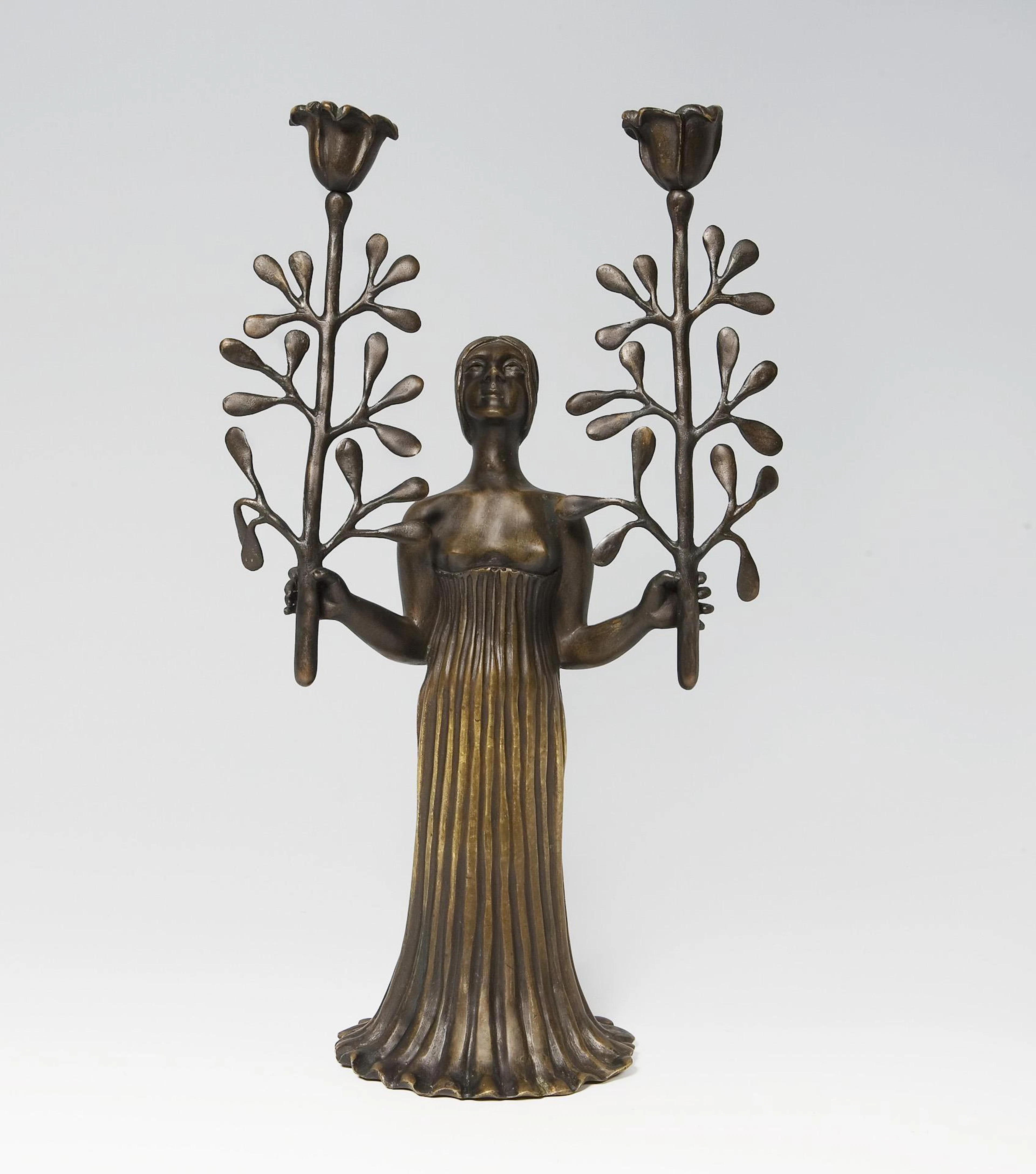Figure candlestick: Flower woman