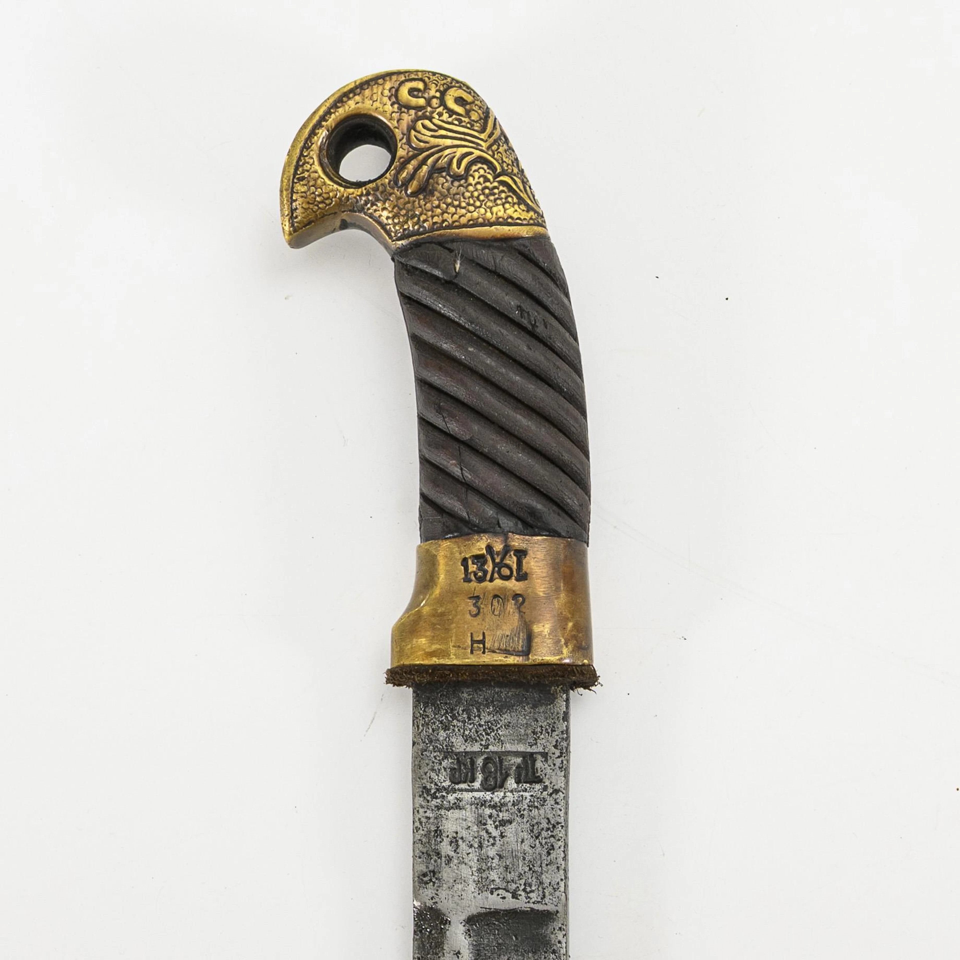 Quality replica - Russian shashka with scabbard and bayonet.