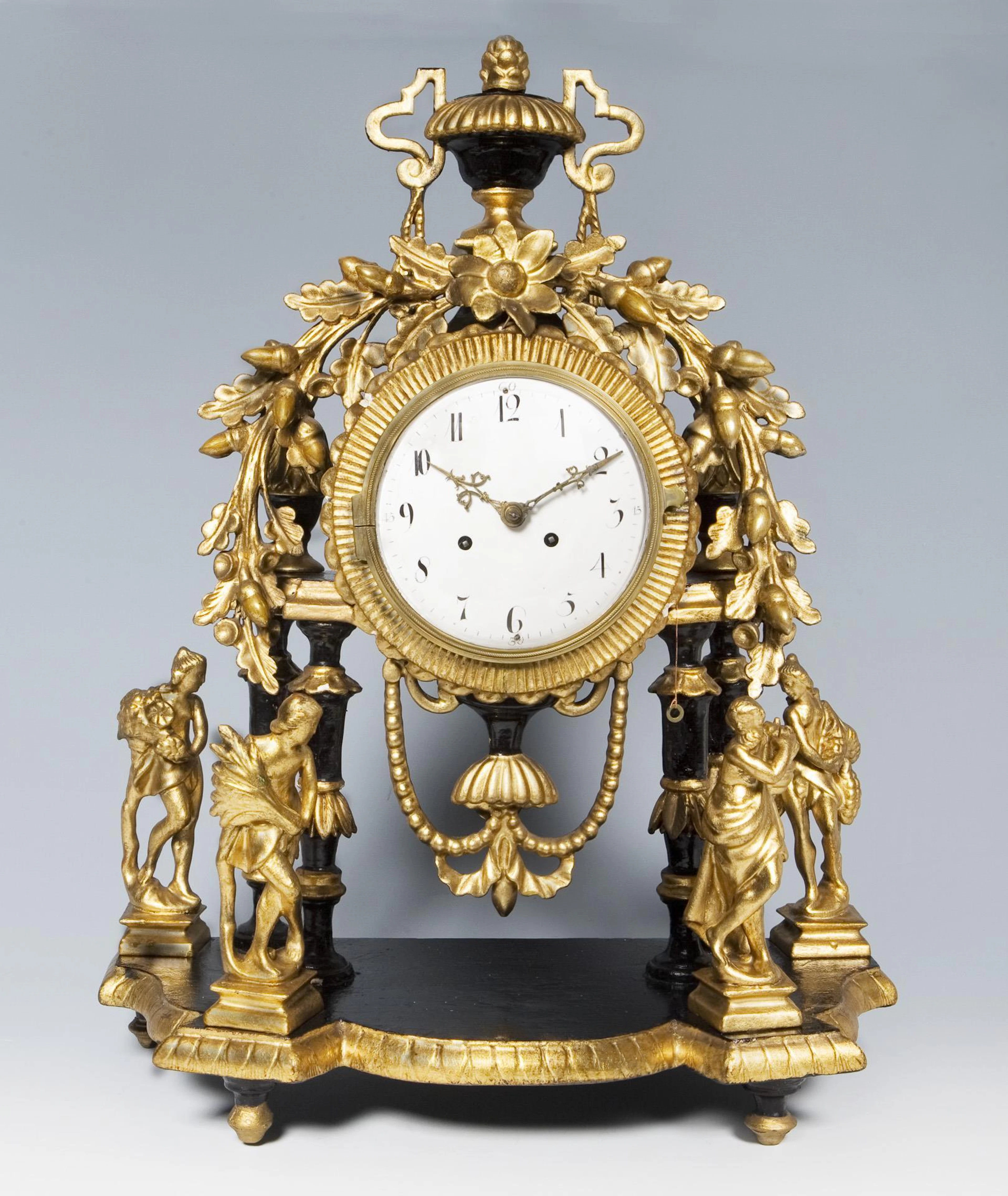 Decorative portal clock.