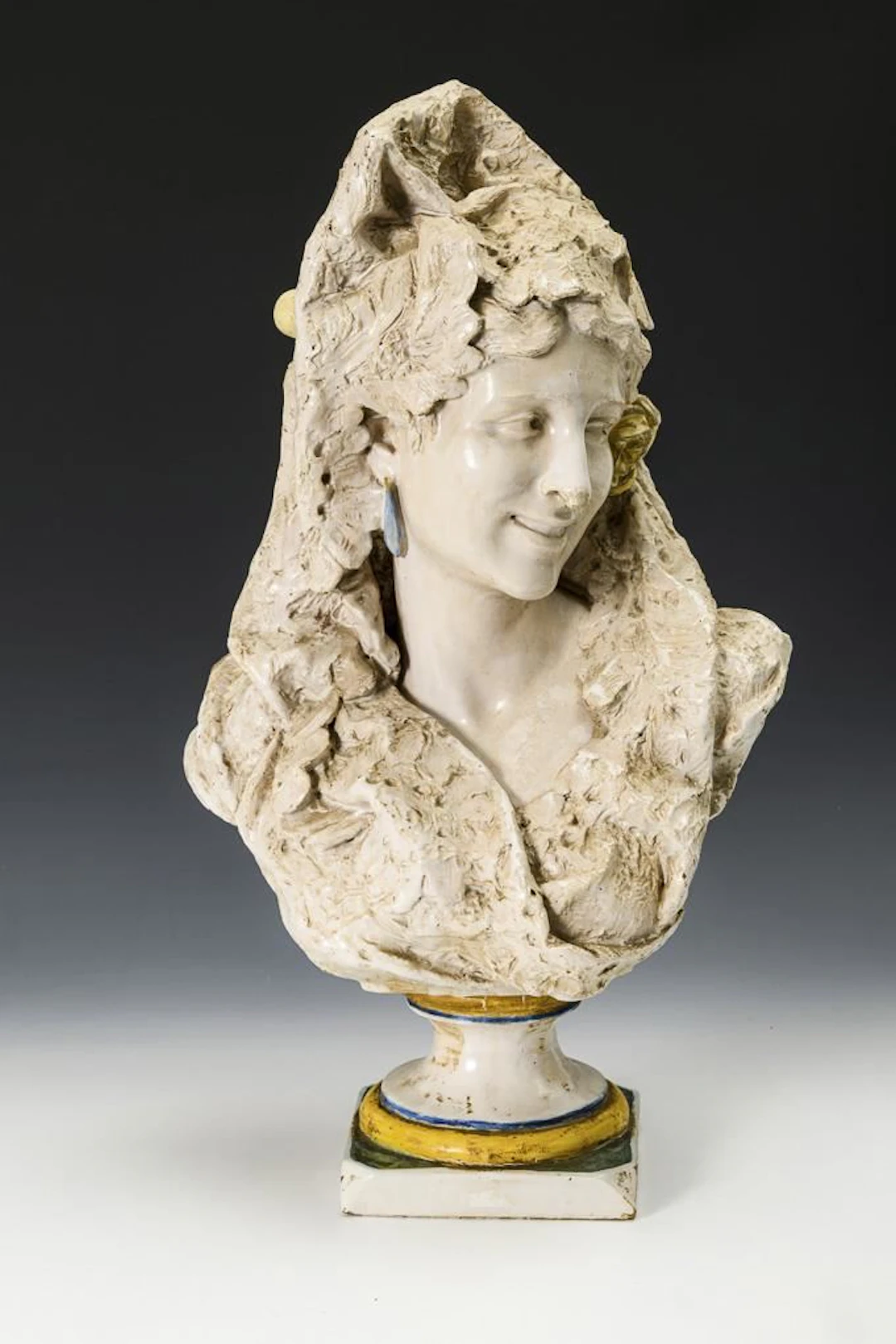 Large majolica bust of a woman, "Manola"