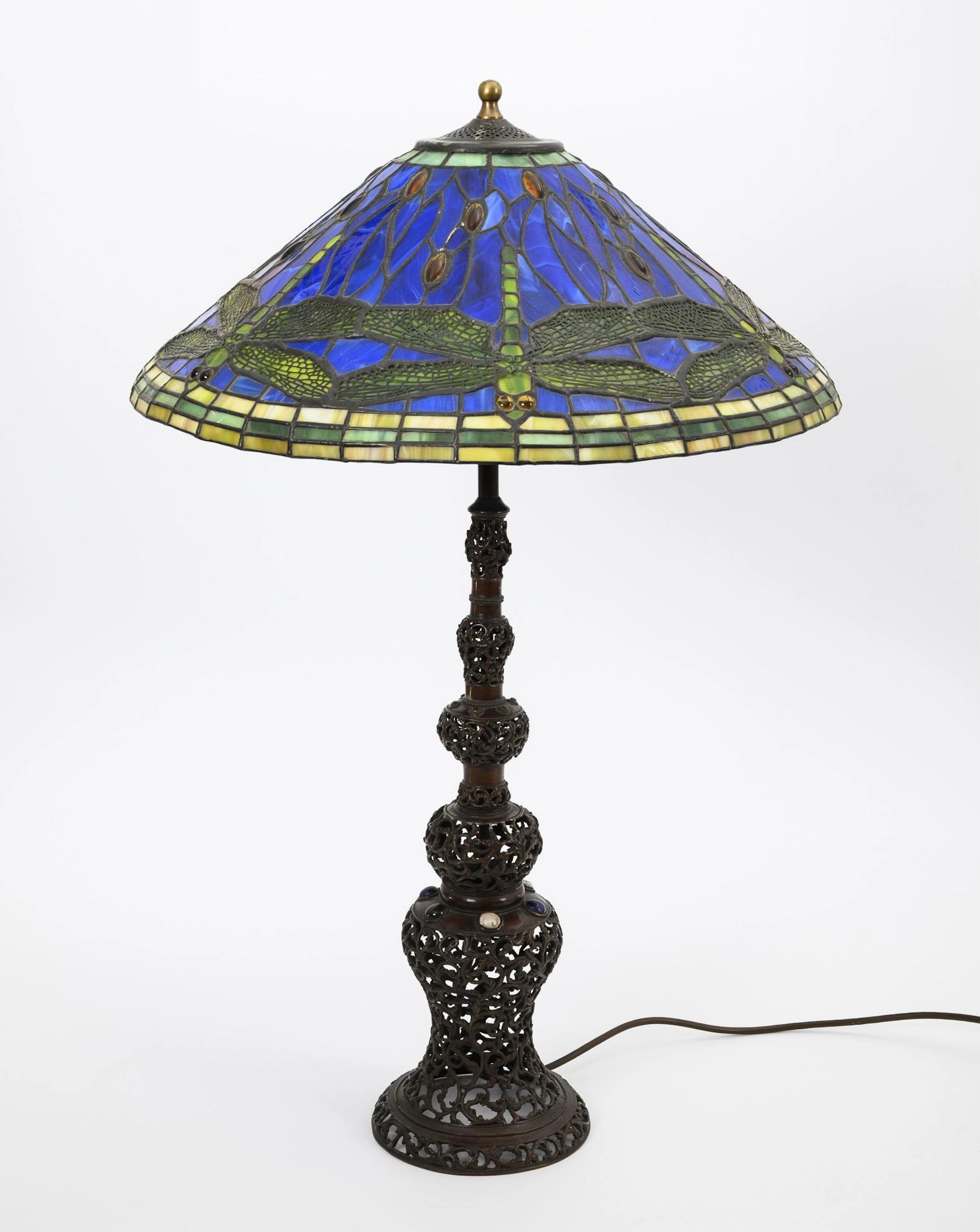 Tiffany-style table lamp.