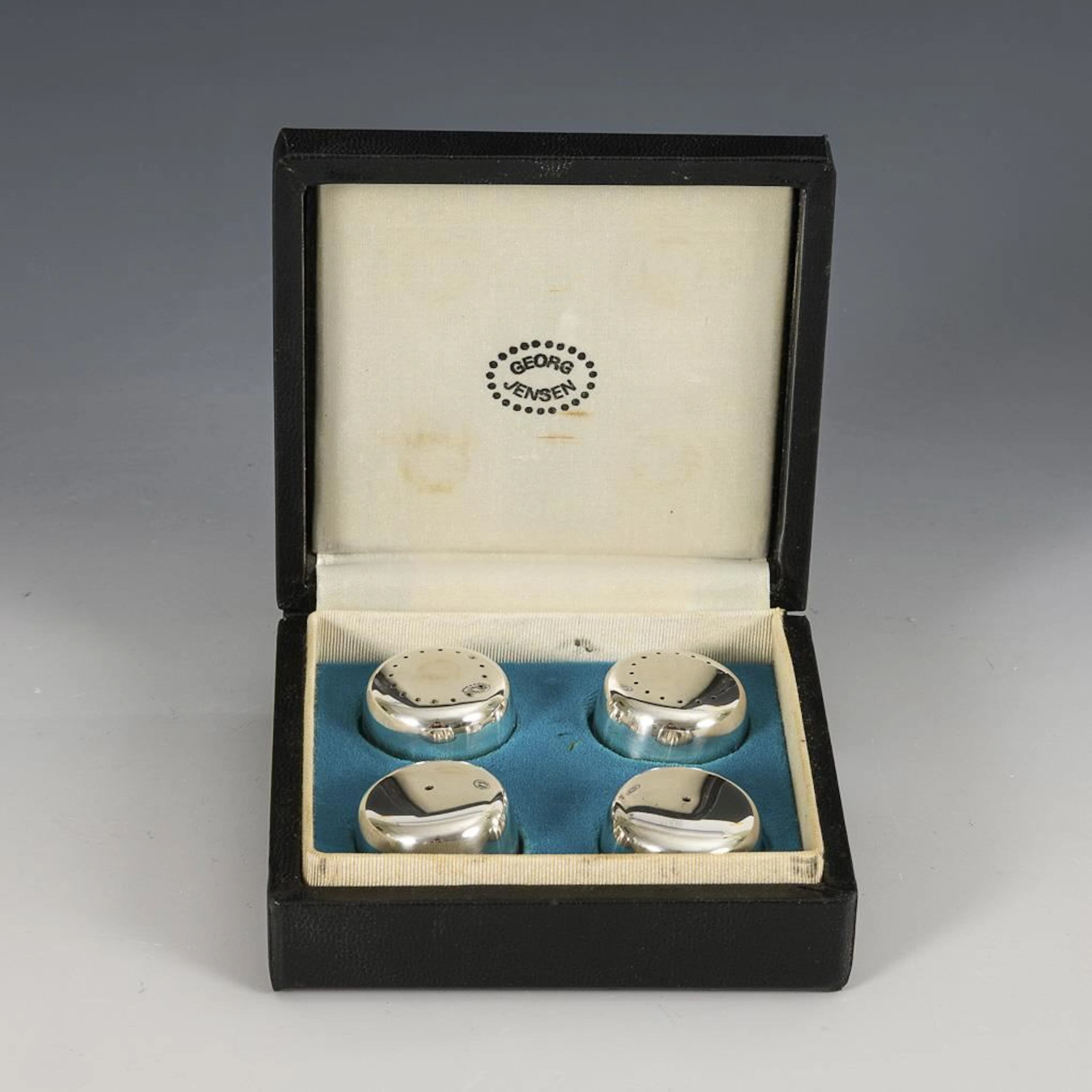 4-piece spice set in a case. Georg Jensen.