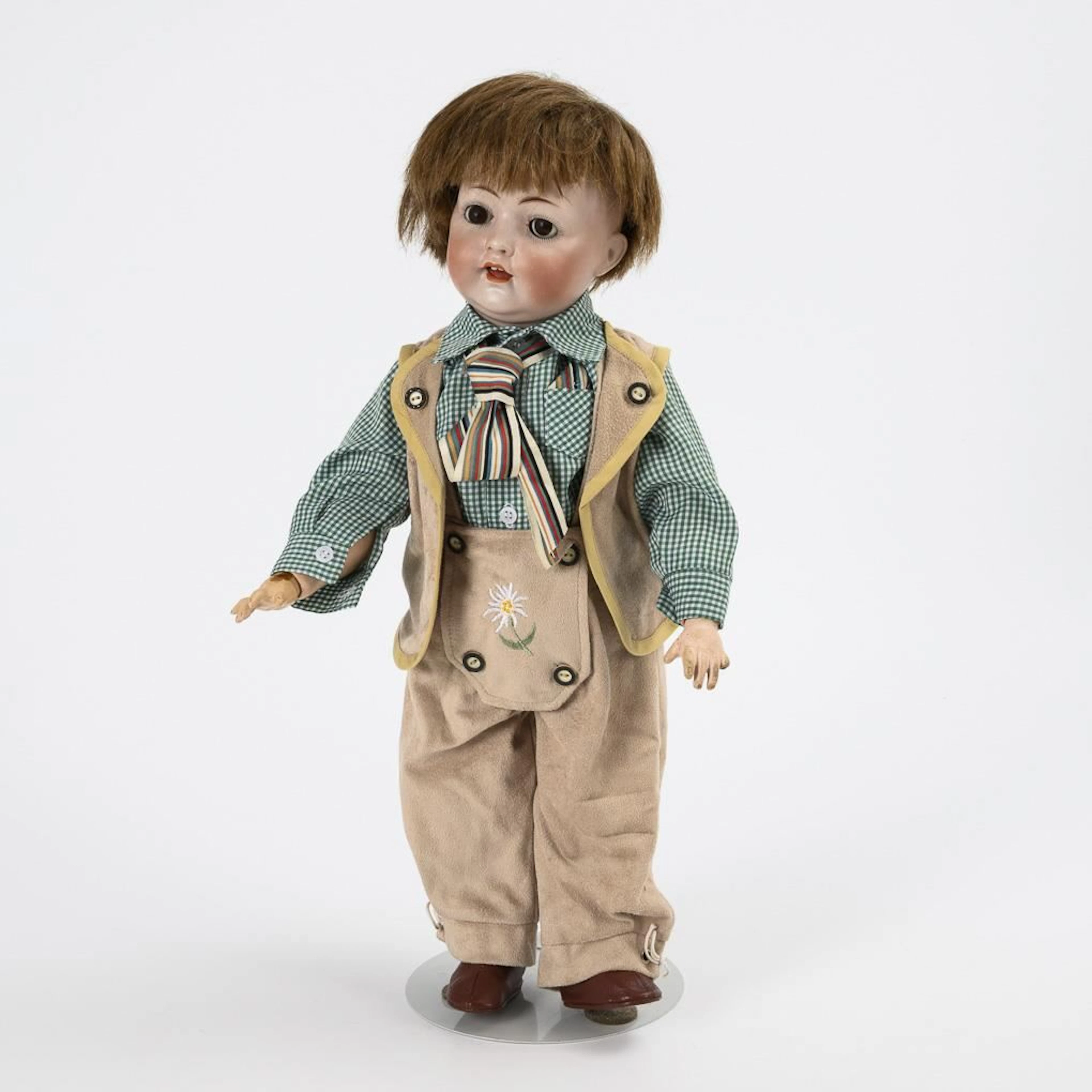 Character figure in traditional costume. Hertel, Schwab & Co.