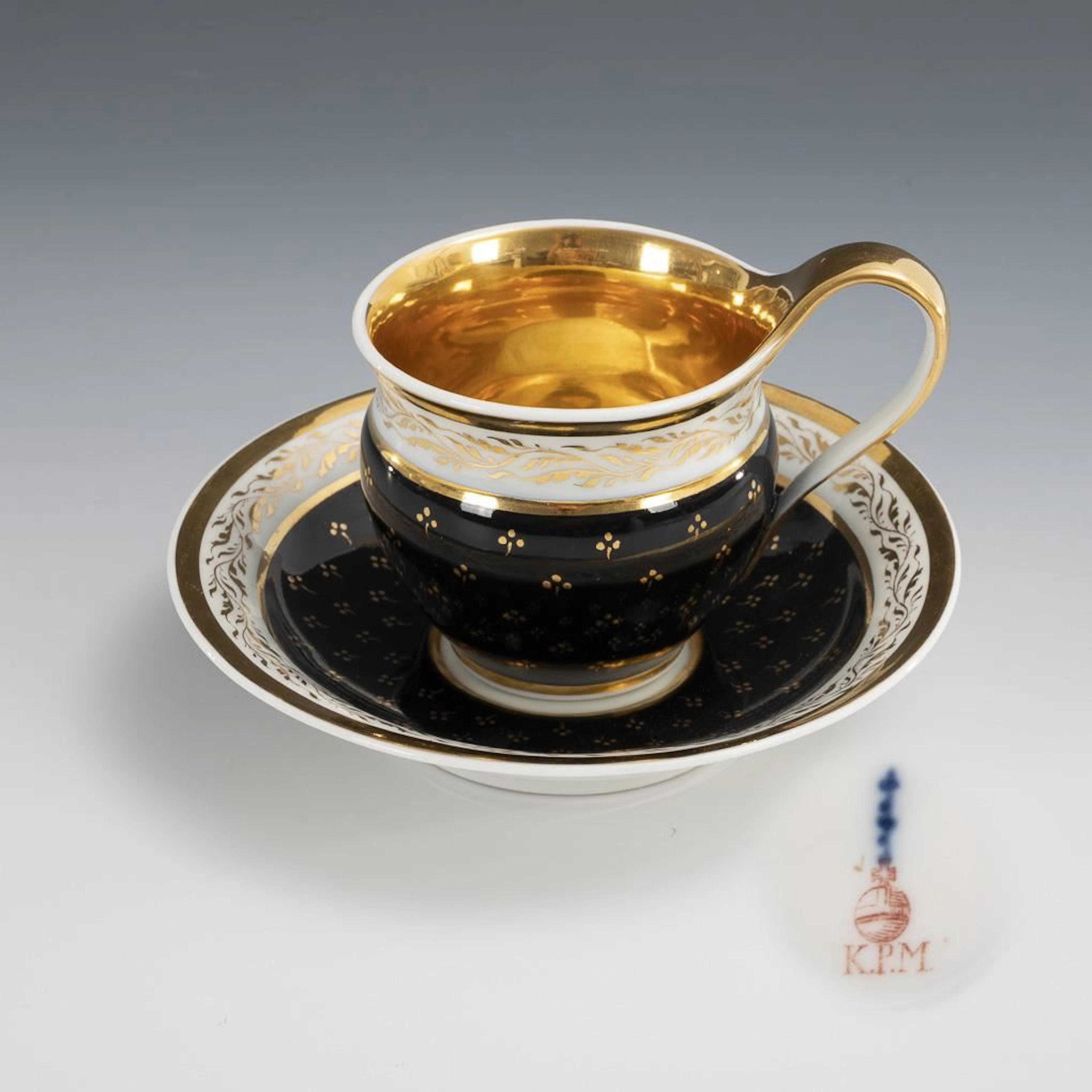 Biedermeier display cup. KPM Berlin.