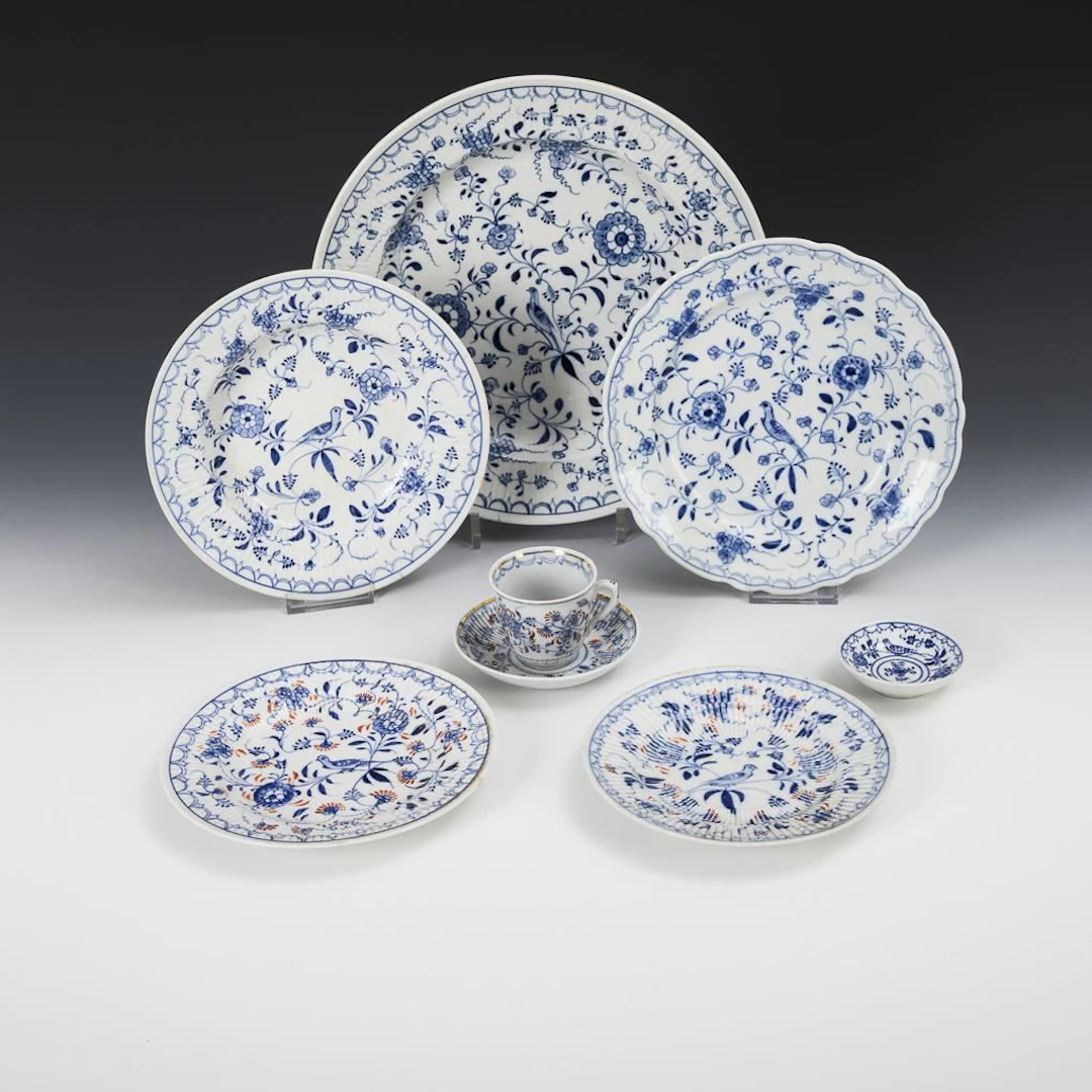 8 Bird-Pattern Porcelain Pieces. Rauenstein.