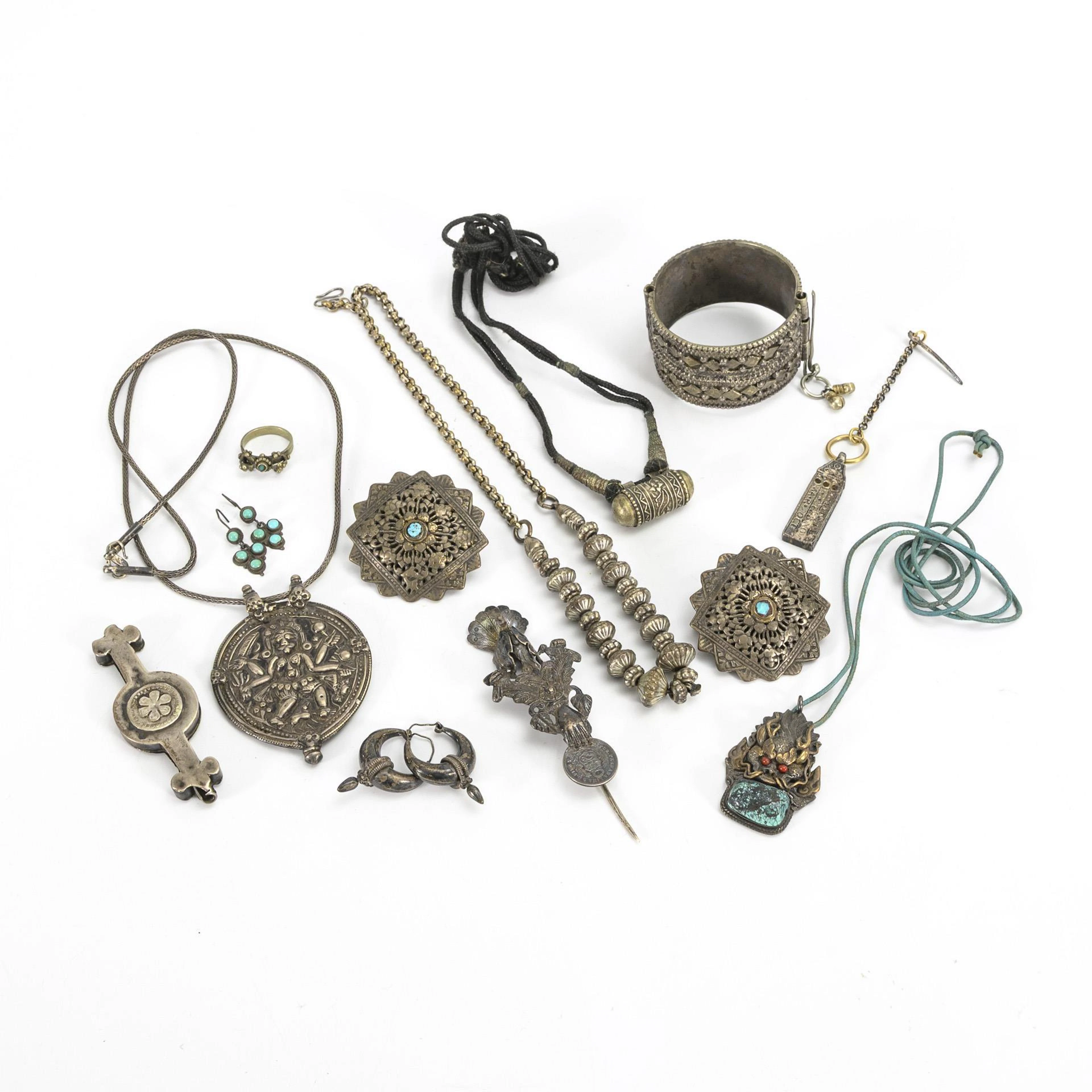 A collection of silver jewelry Tibet.