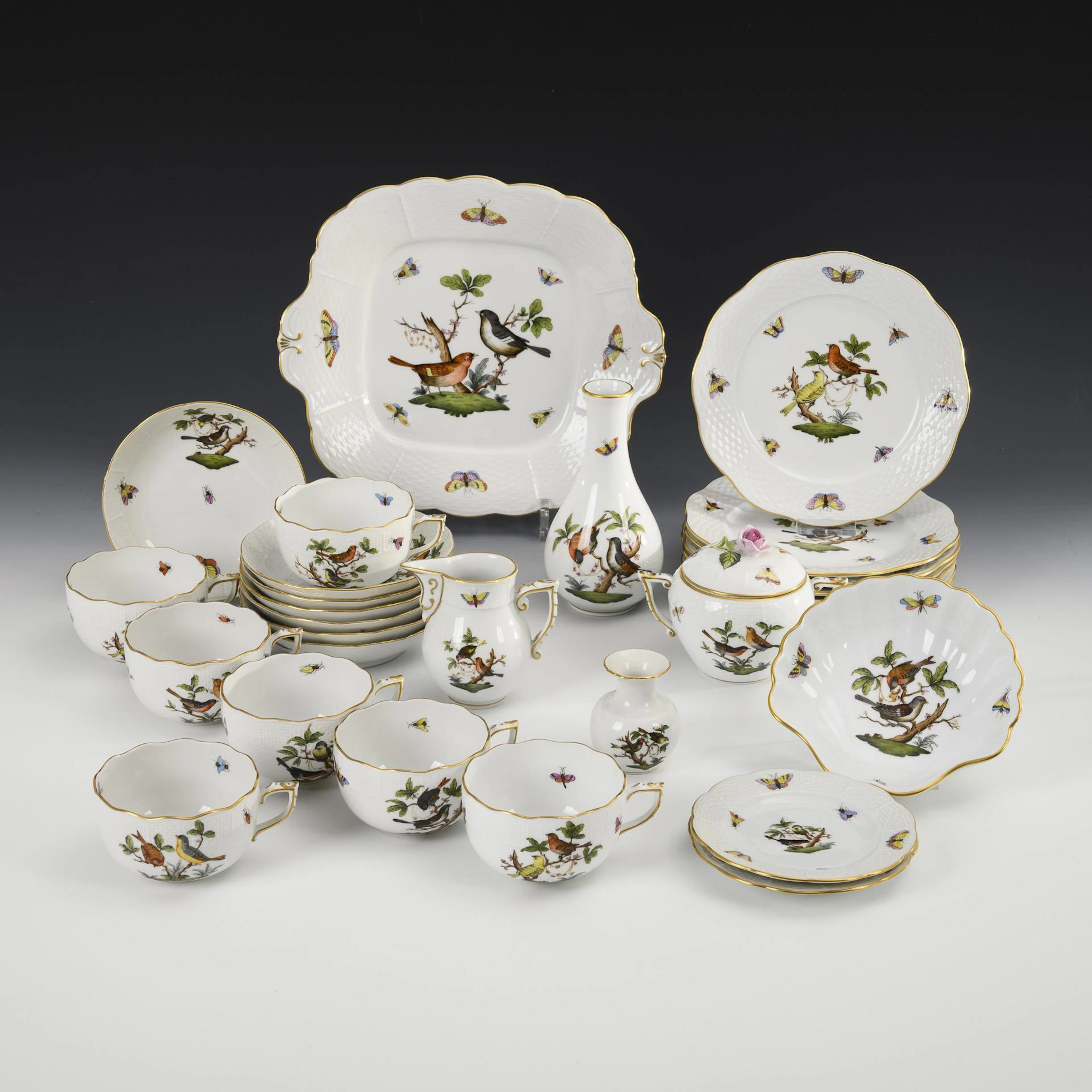 29 pieces of a tea service with Rothschild decoration. Herend.