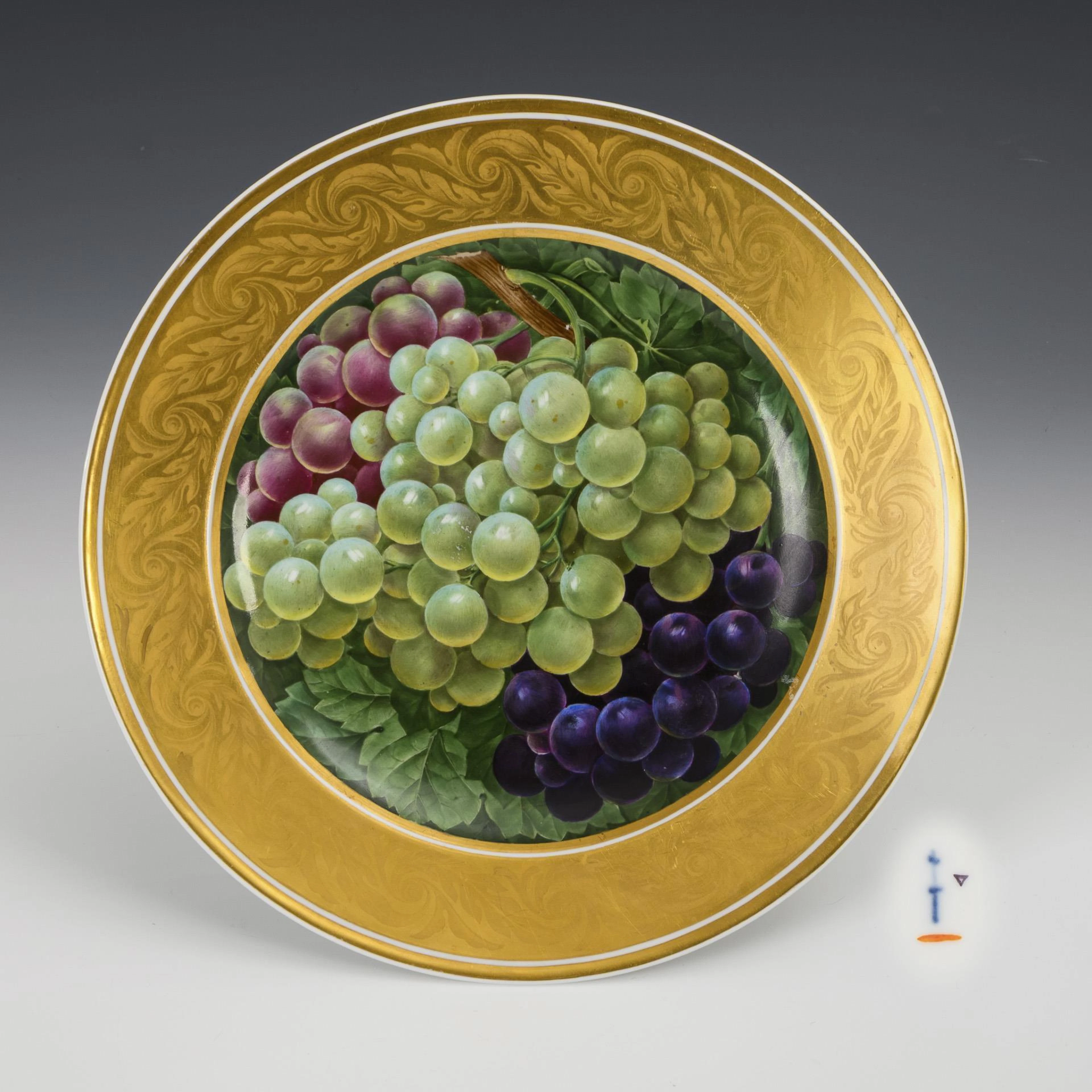 Biedermeier plate with mirror-filled grapes. KPM Berlin.