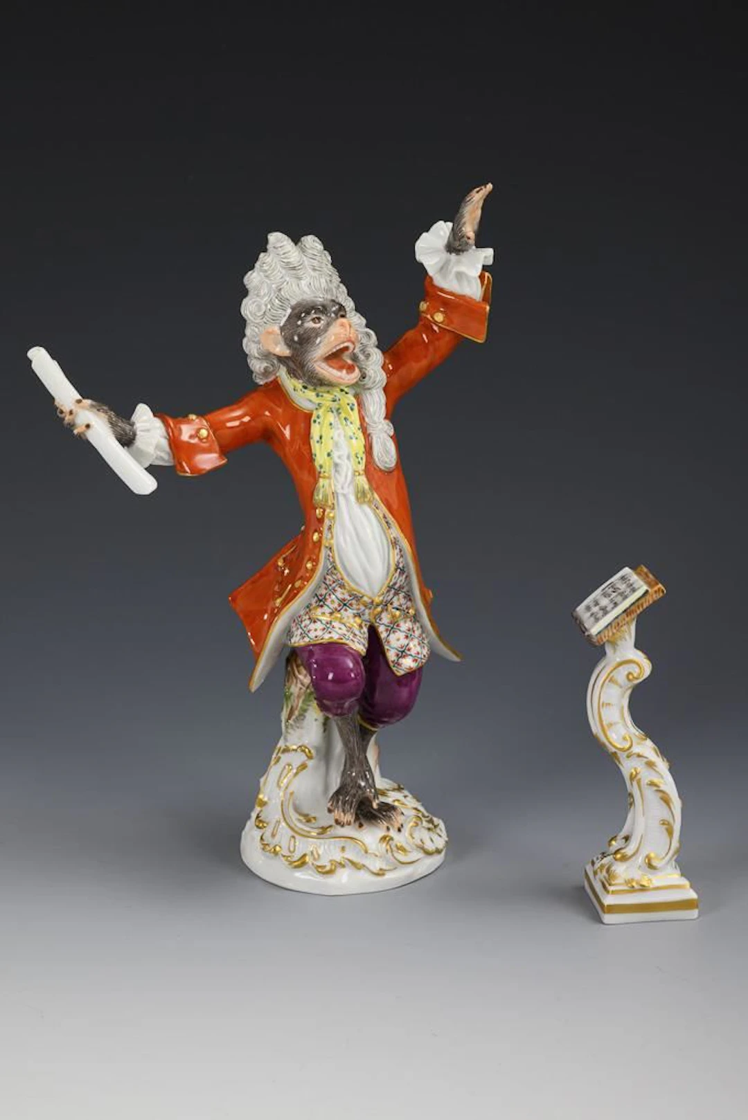 Monkey as a conductor with a music stand. Meissen.