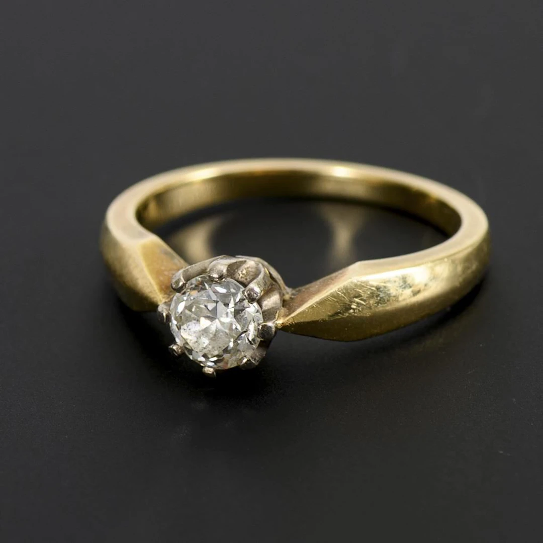 Ring with a historic solitaire.