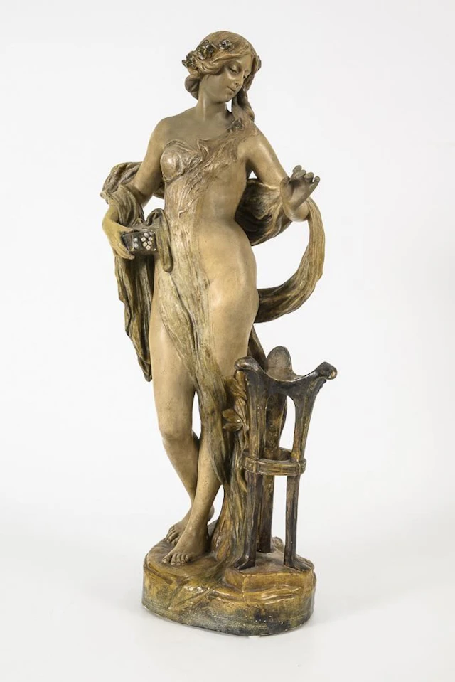 Mythological figure "Pythia". Vienna-based manufacturer Friedrich Goldscheider.