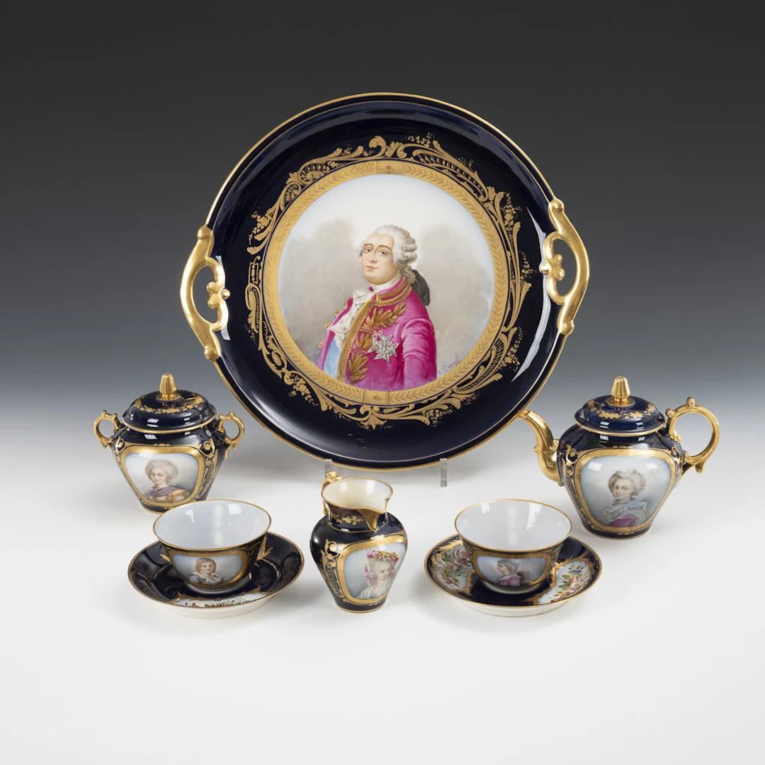 Luncheon with cobalt background and portraits. Sèvres.