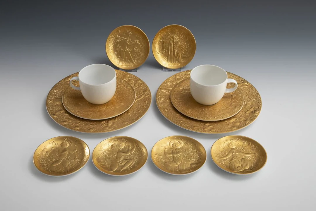 2 place settings and 6 small plates "The Magic Flute". Rosenthal.