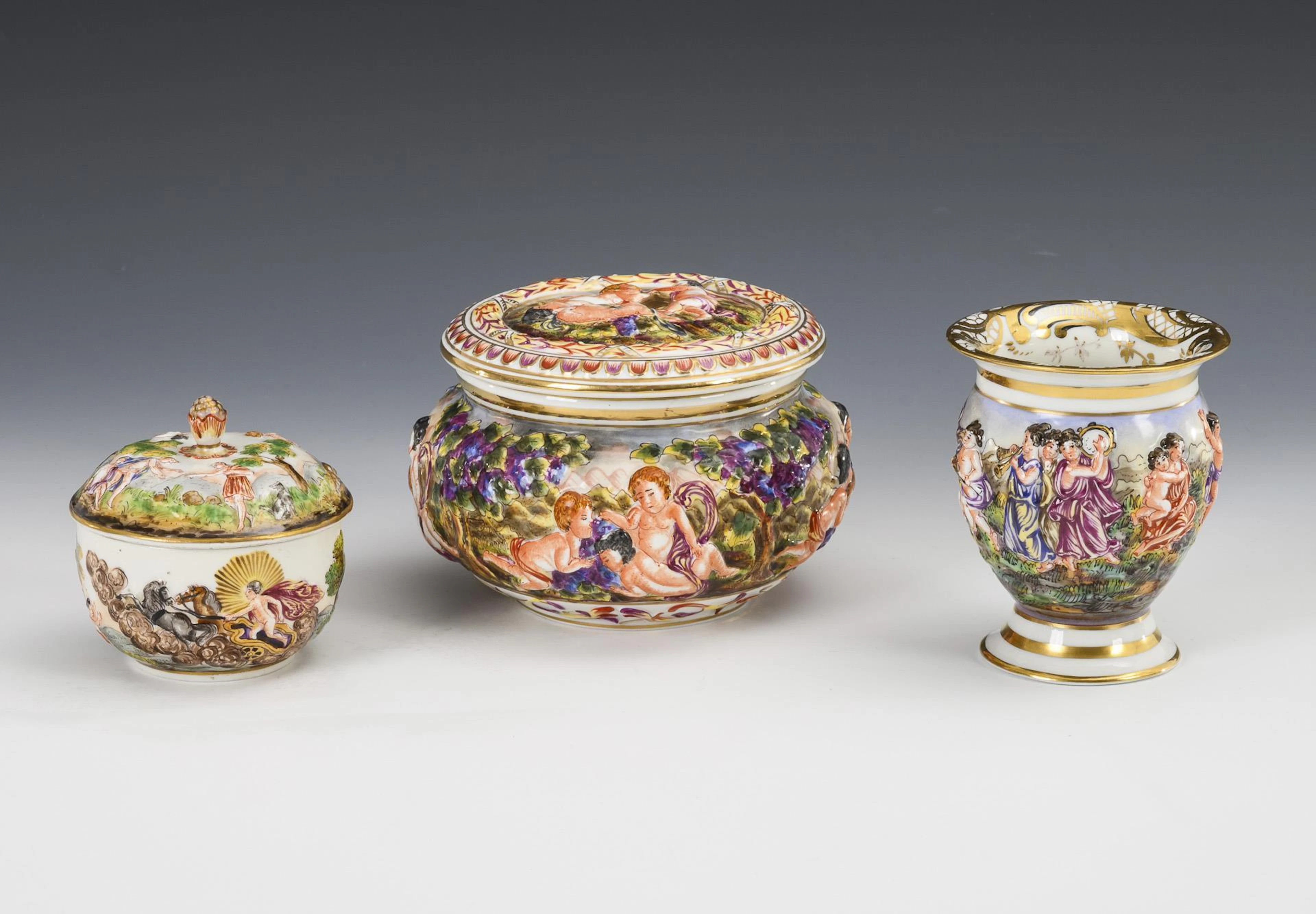 2 boxes and 1 vase with Capodimonte decoration. Ernst Bohne Söhne.