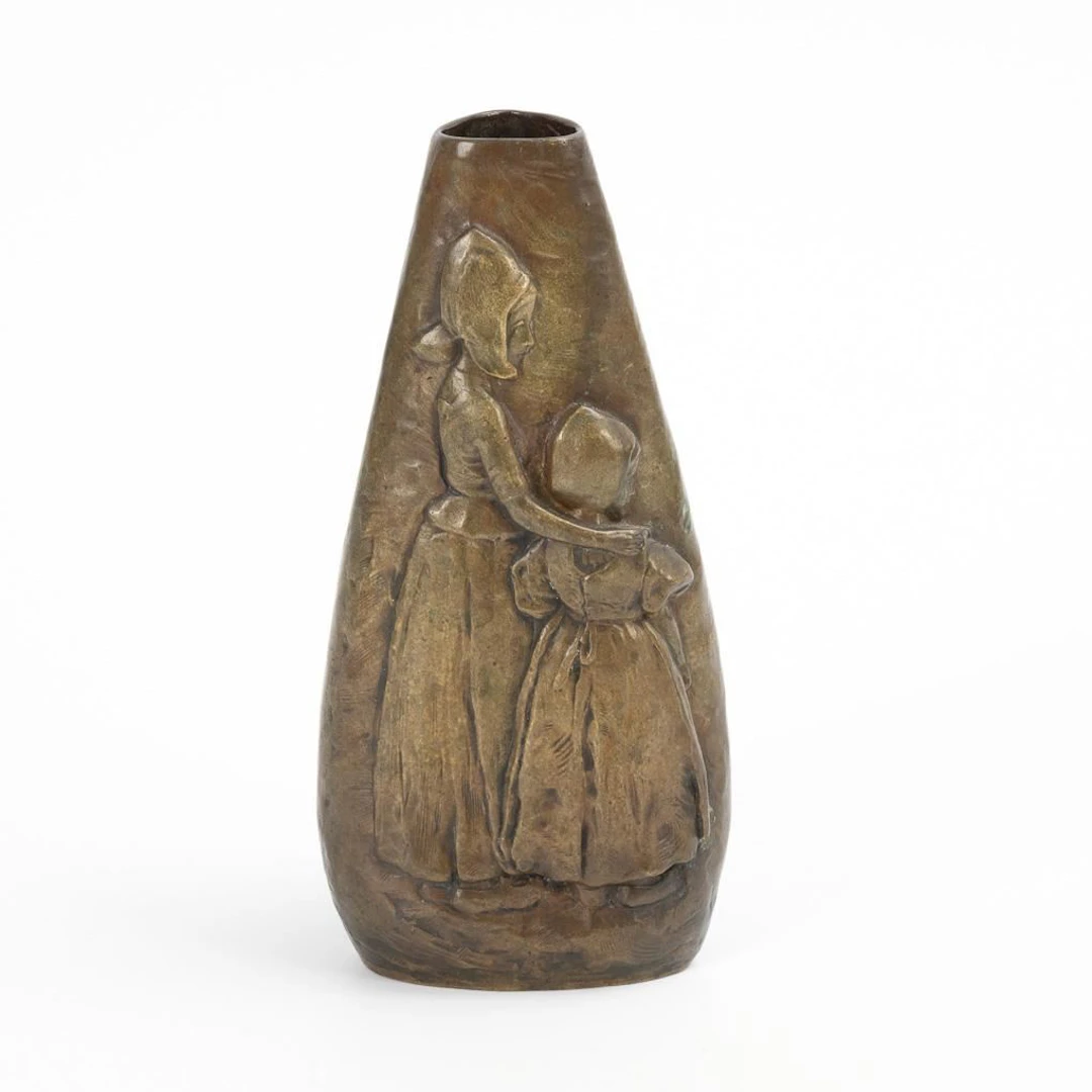 Bronze vase with a Dutch motif.
