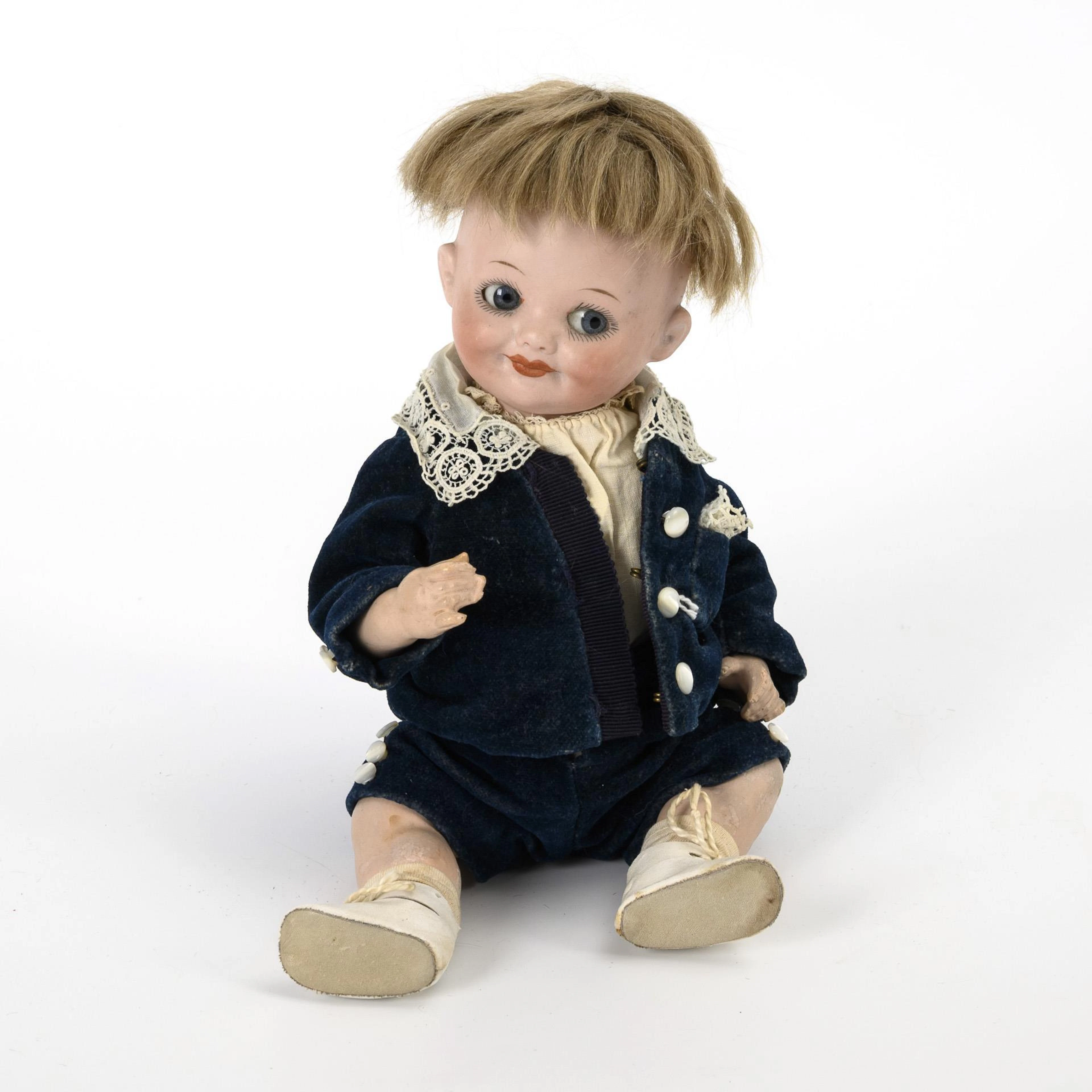 Googly in blue velvet. Armand Marseille.