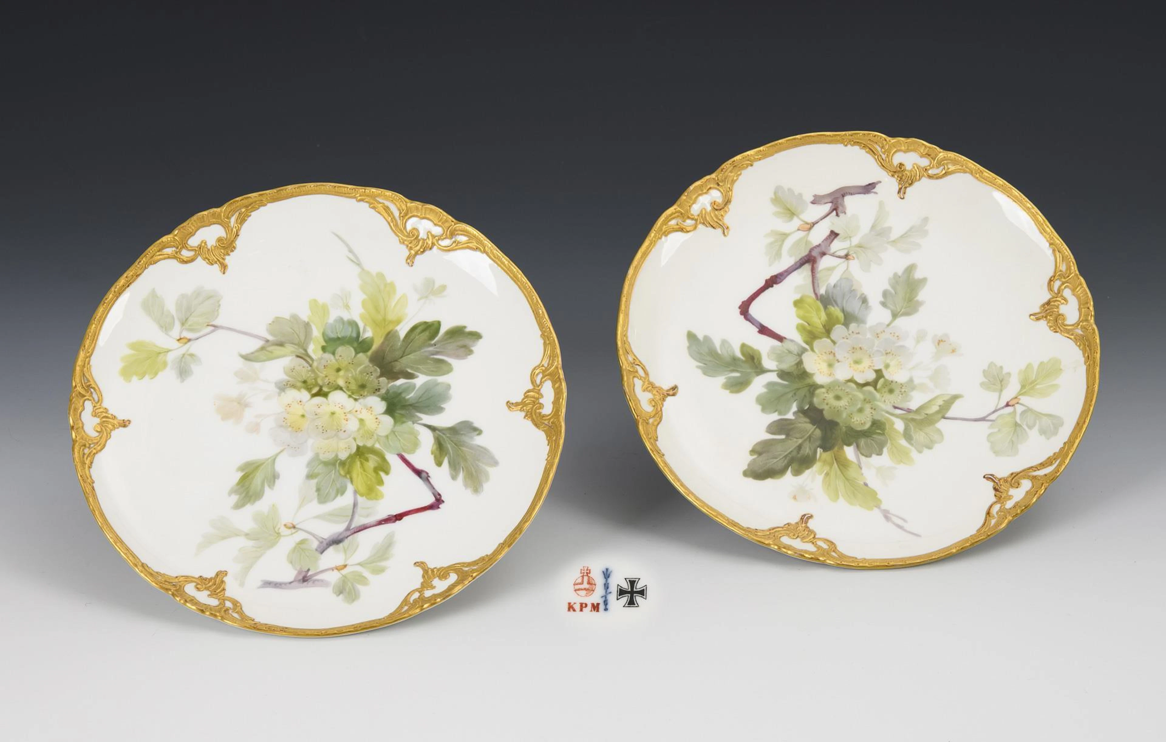 2 plates with soft painting. KPM Berlin.