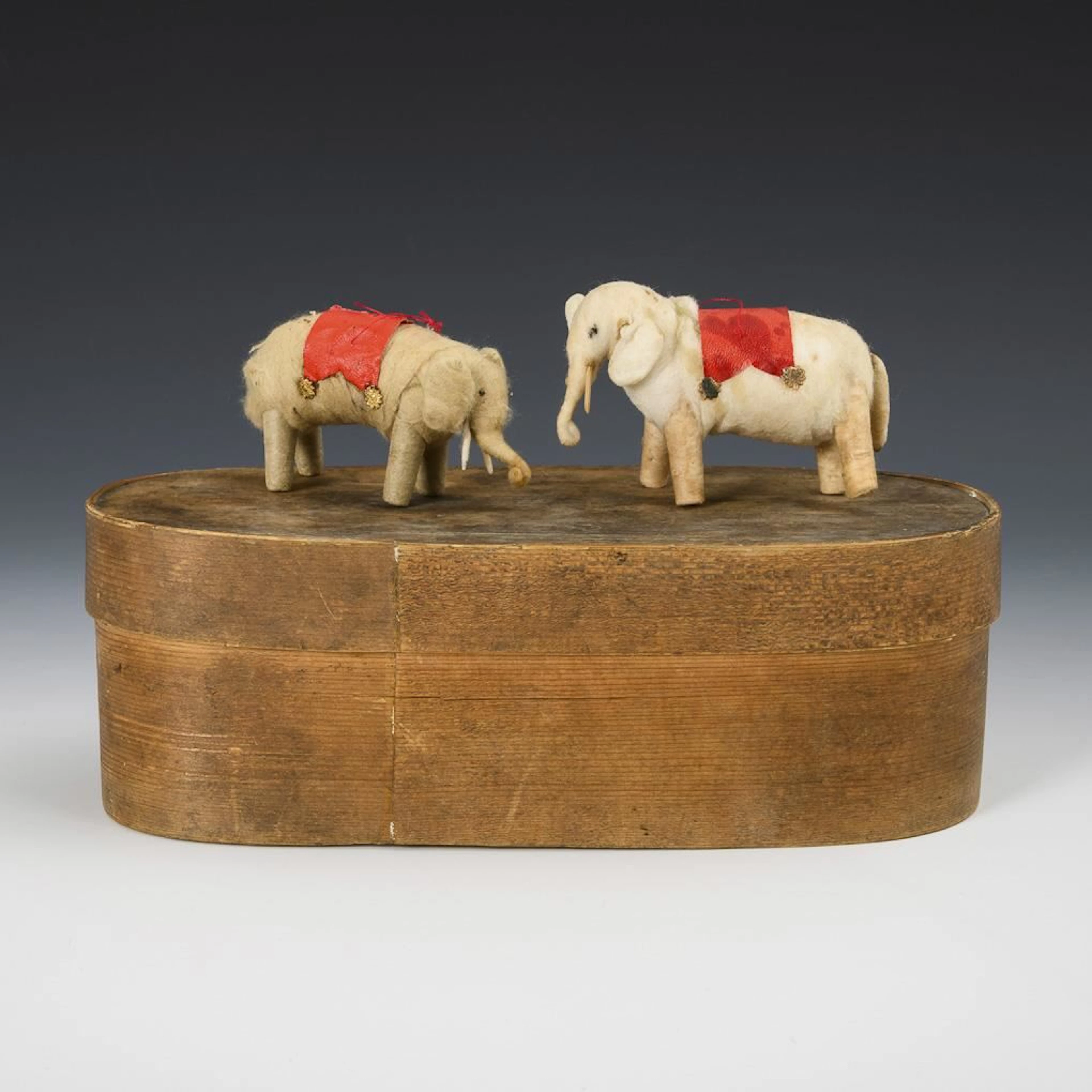 2 rare cotton-wool elephants as Christmas tree ornaments, in a chipboard box.