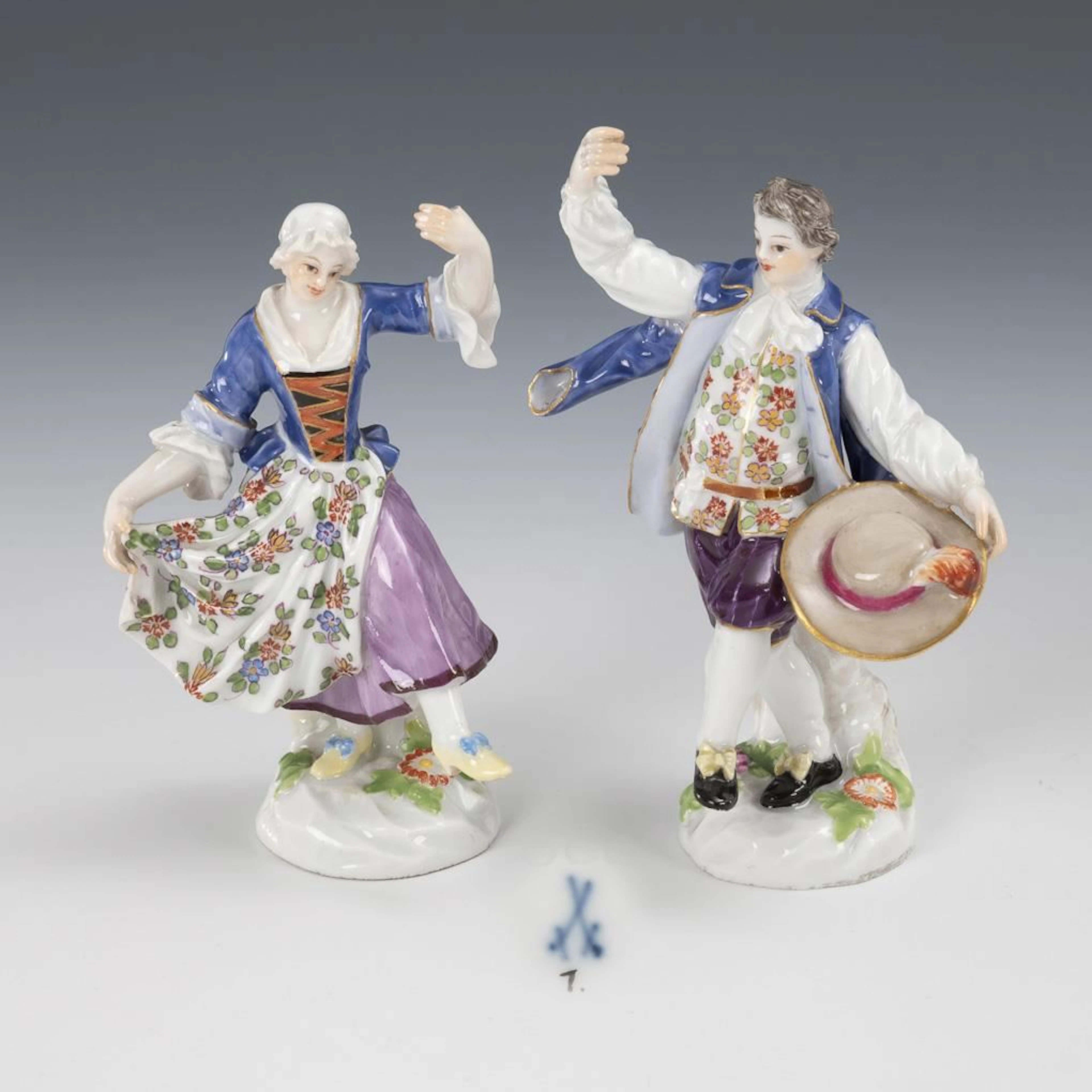 Female and male dancers. Meissen.