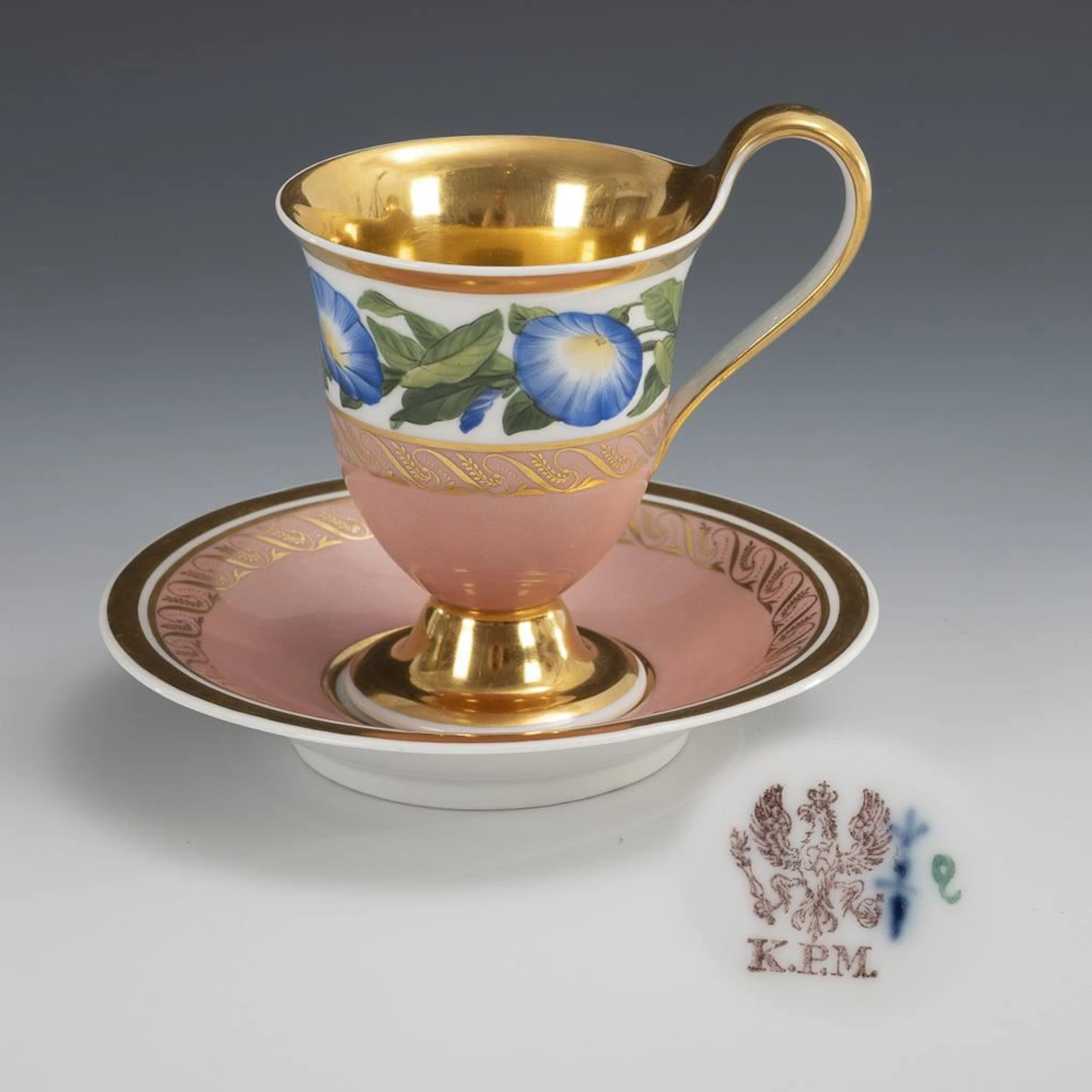 Display cup with funnel-shaped handles. KPM Berlin.