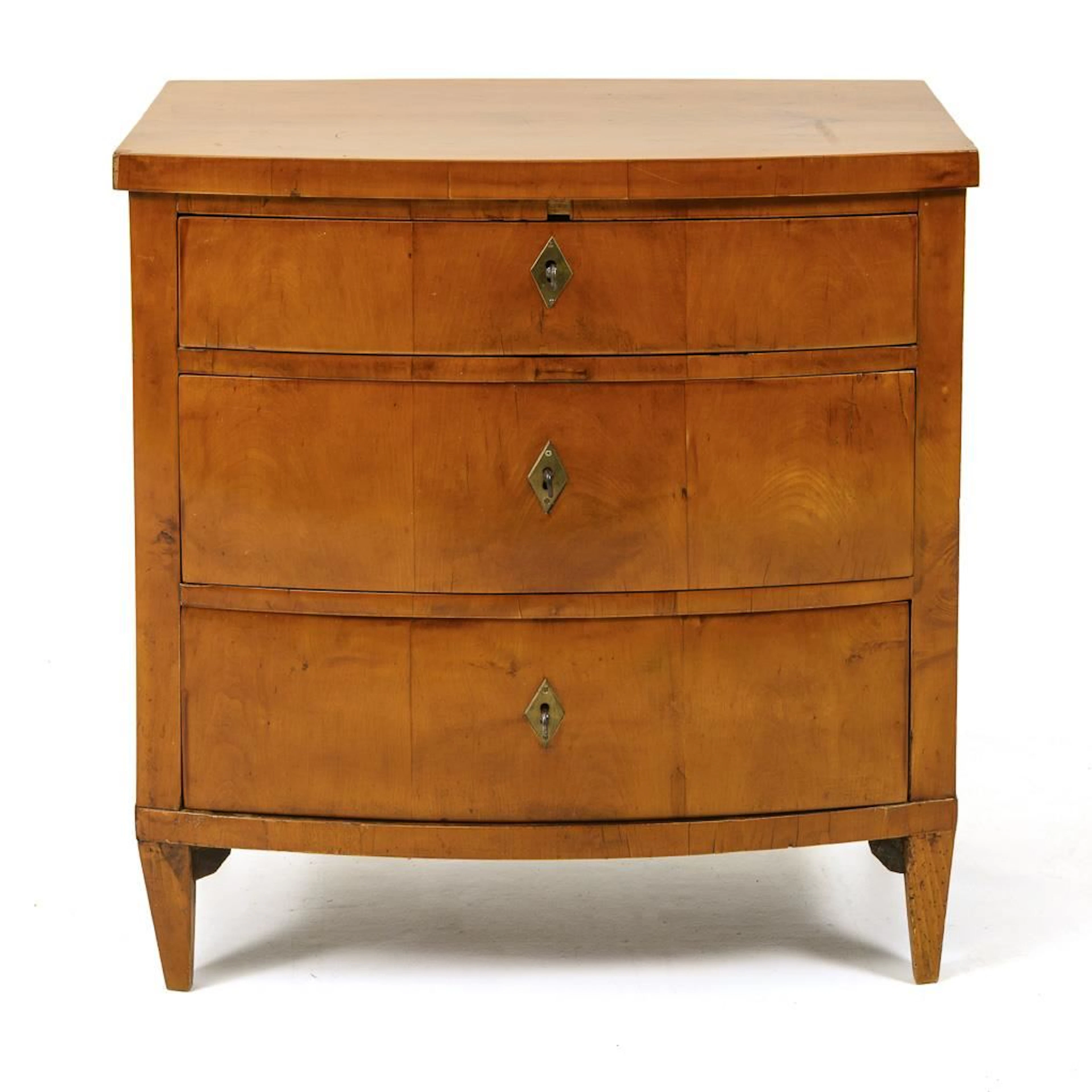 Small Biedermeier chest of drawers.