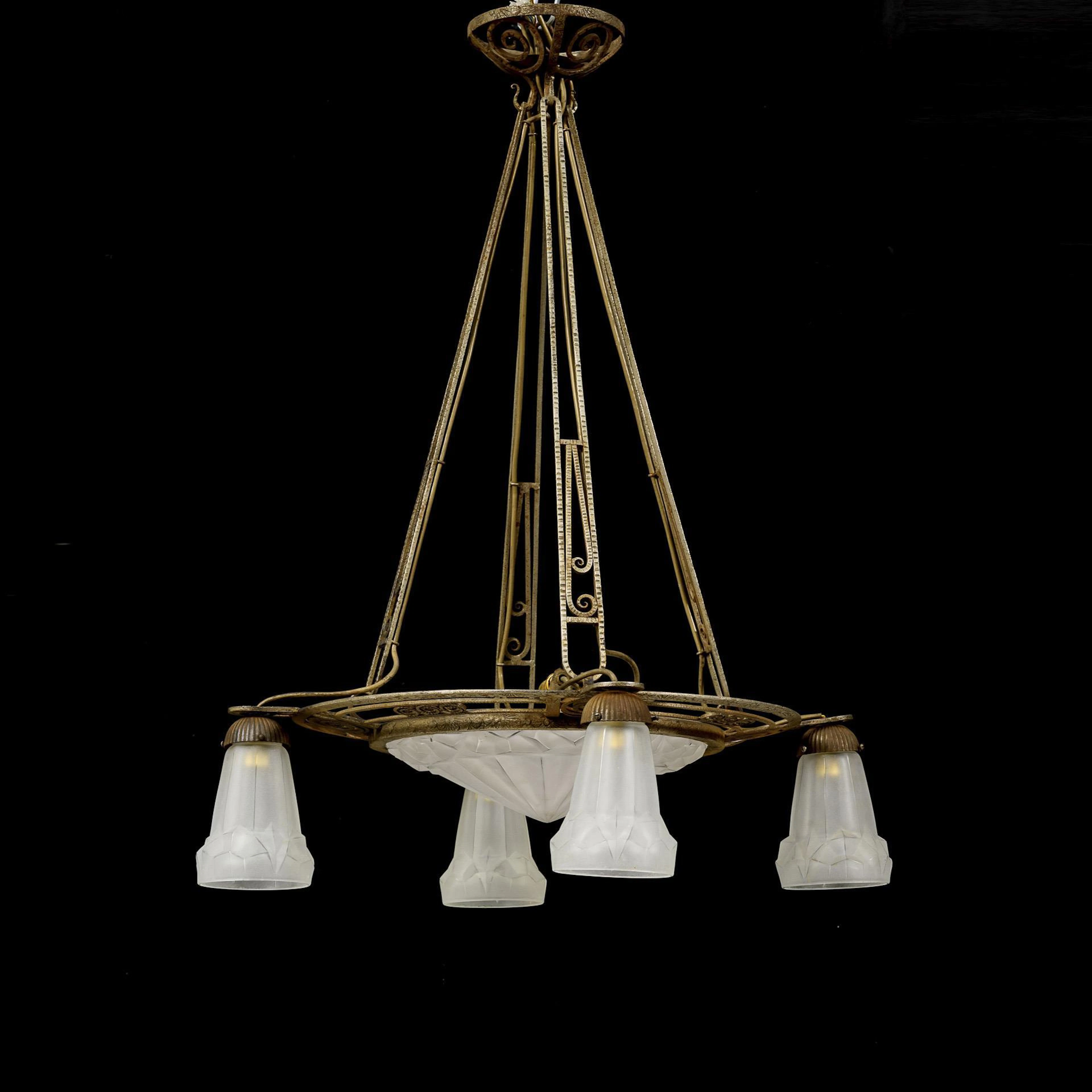 4-light ceiling lamp. Well Dègue.