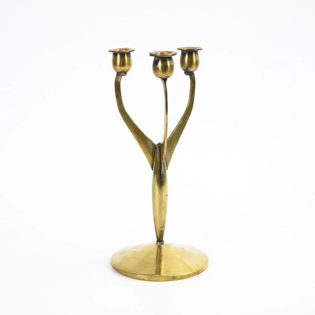 Art Nouveau table lamp.
