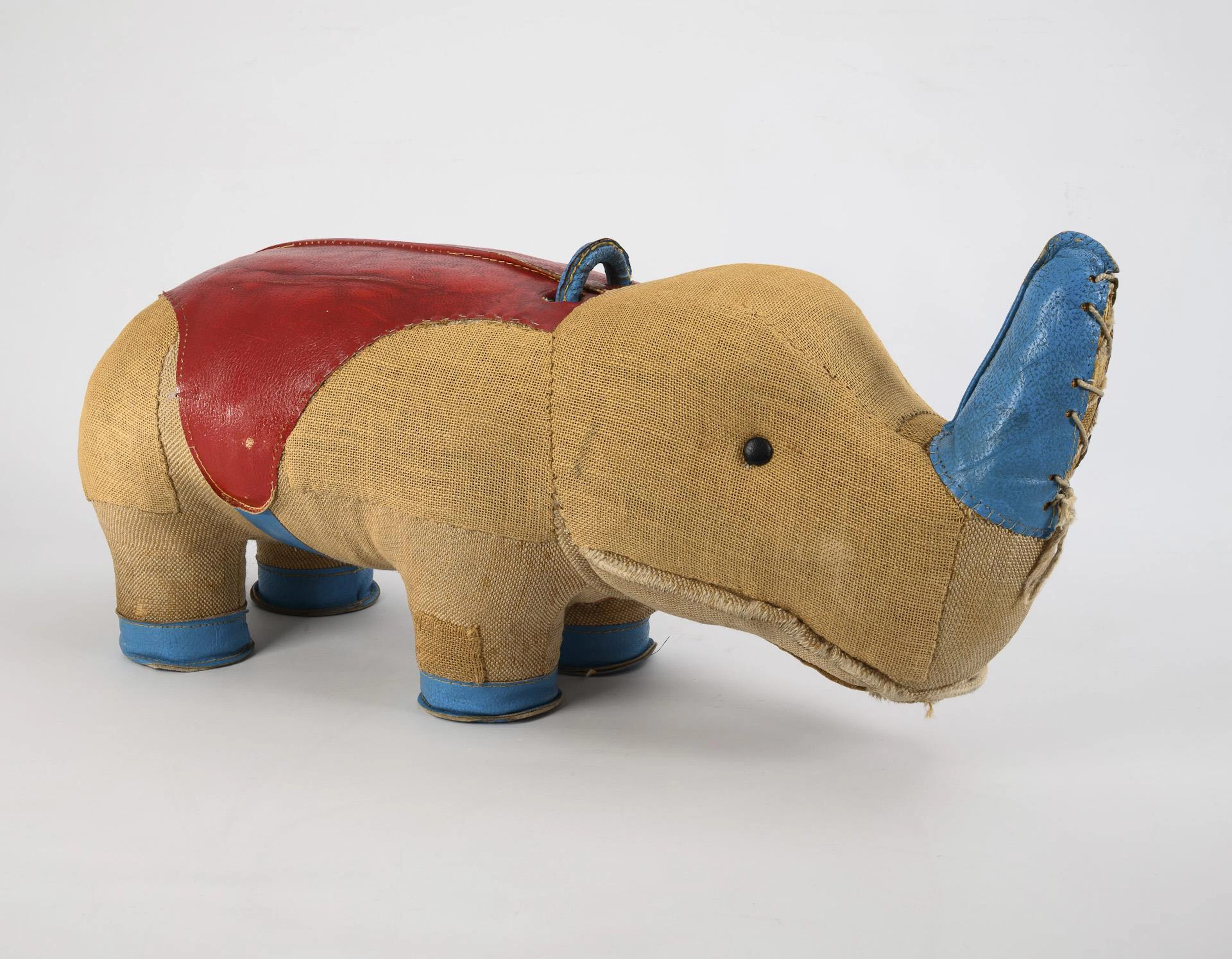 Rhinoceros plucked animal". Renate Müller and Helene Haeusler.